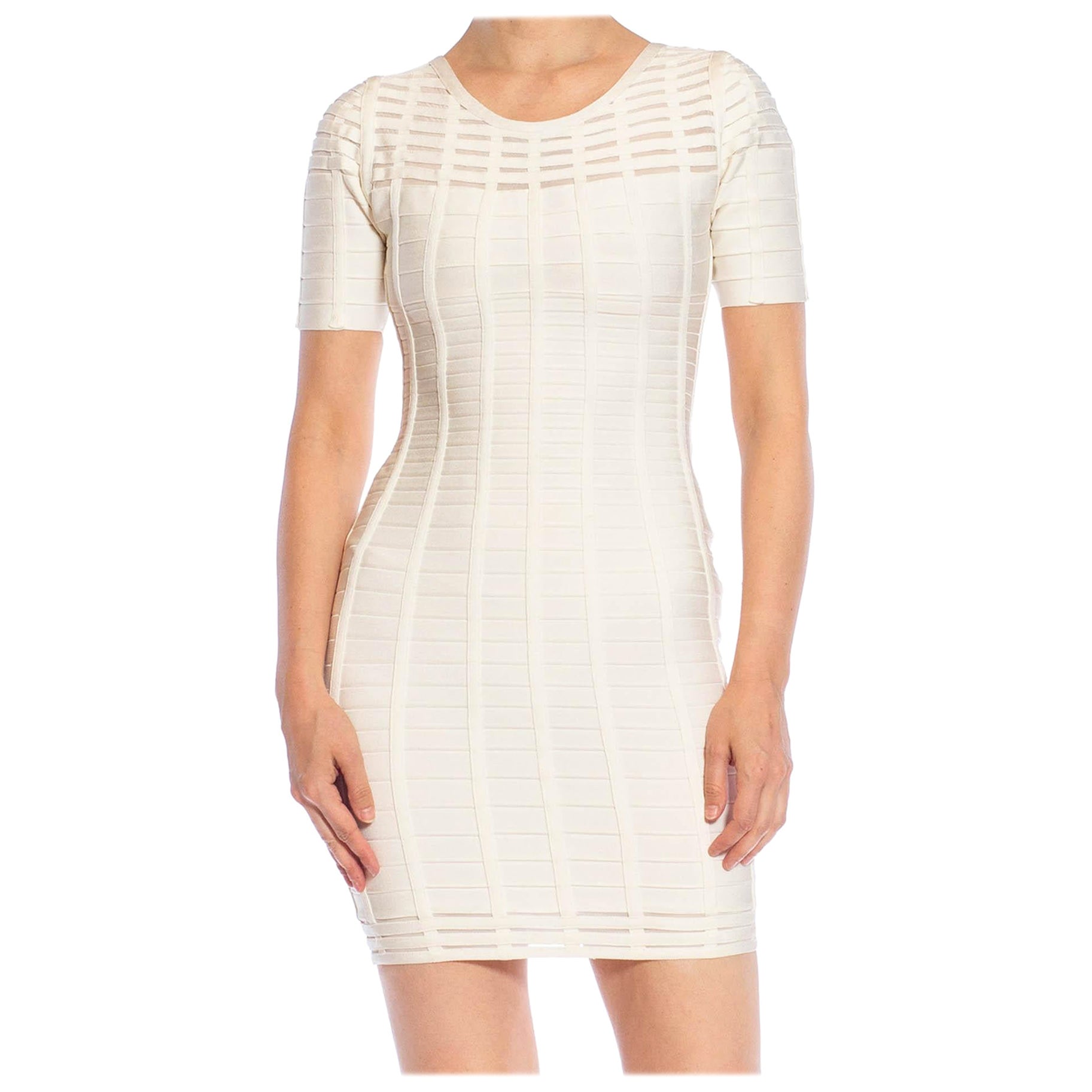 Robe courte moulante en maille poly mélangée blanche à bandes Hervé Léger, années 2000