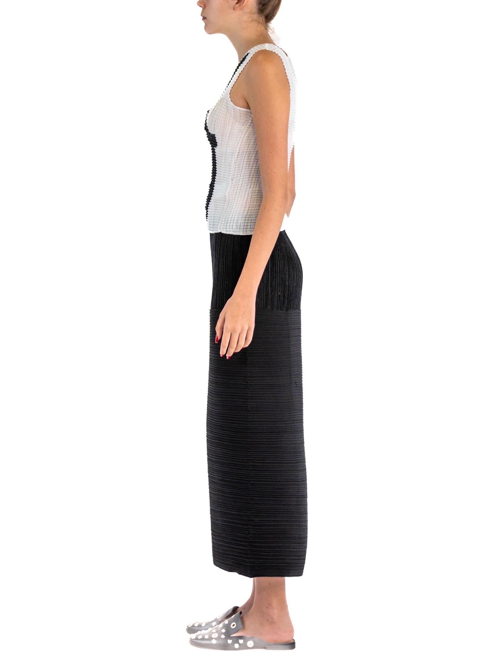2000S ISSEY MIYAKE Black & White Polyester Double Pleated Tank Top Velvet Skirt In Excellent Condition For Sale In New York, NY