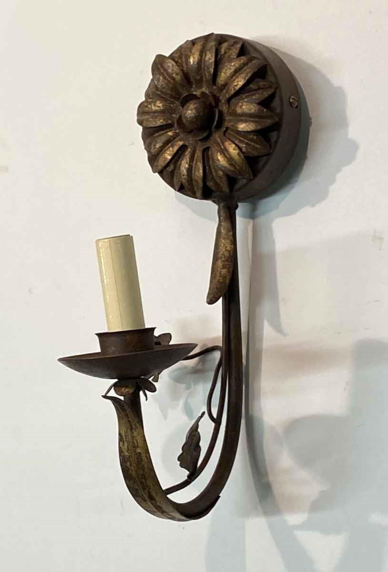Contemporary 2000s Italian Florentine Wall Sconce in a Gold Gilt Hand Wrought Iron, Qty Avail
