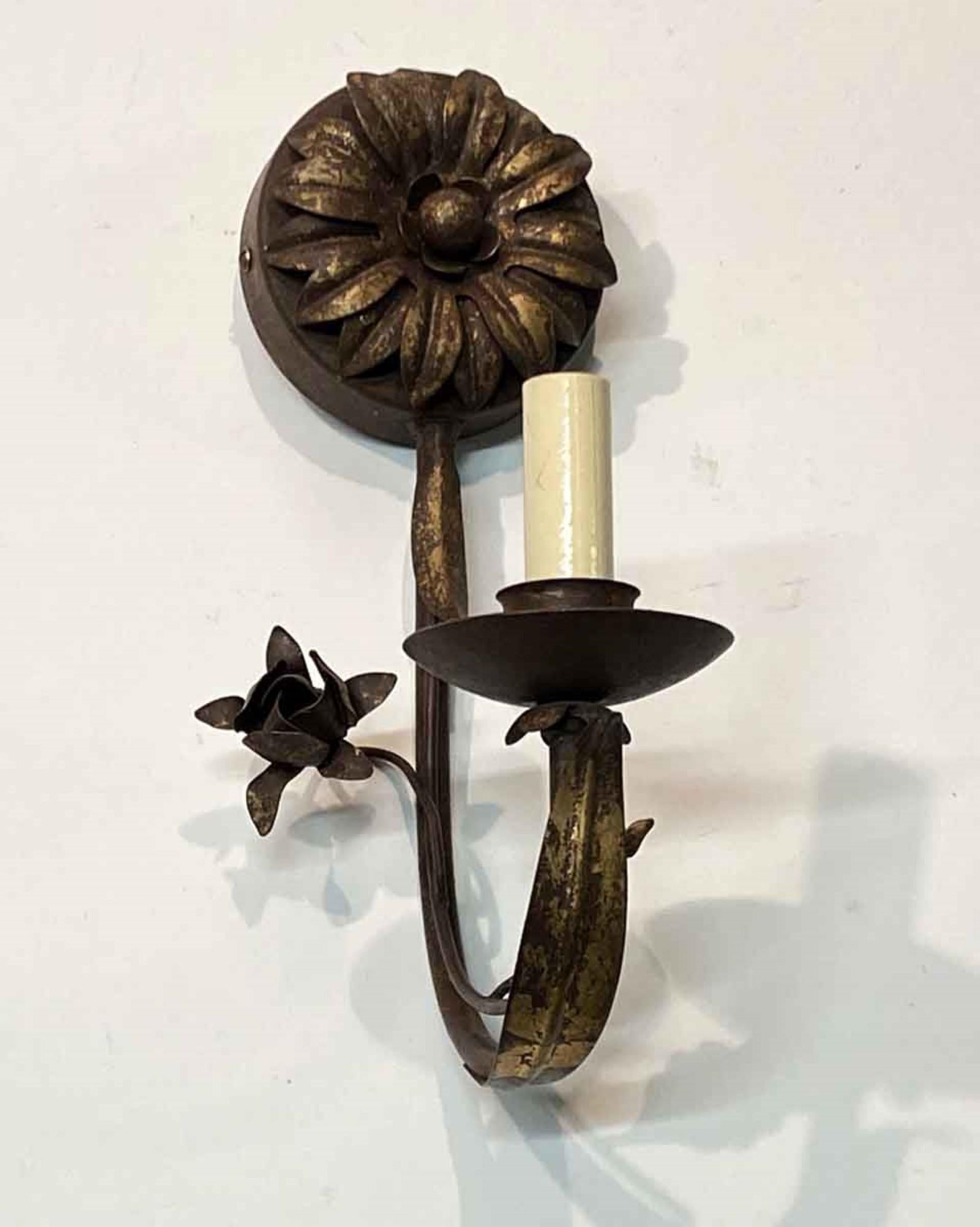 2000s Italian Florentine Wall Sconce in a Gold Gilt Hand Wrought Iron, Qty Avail 1