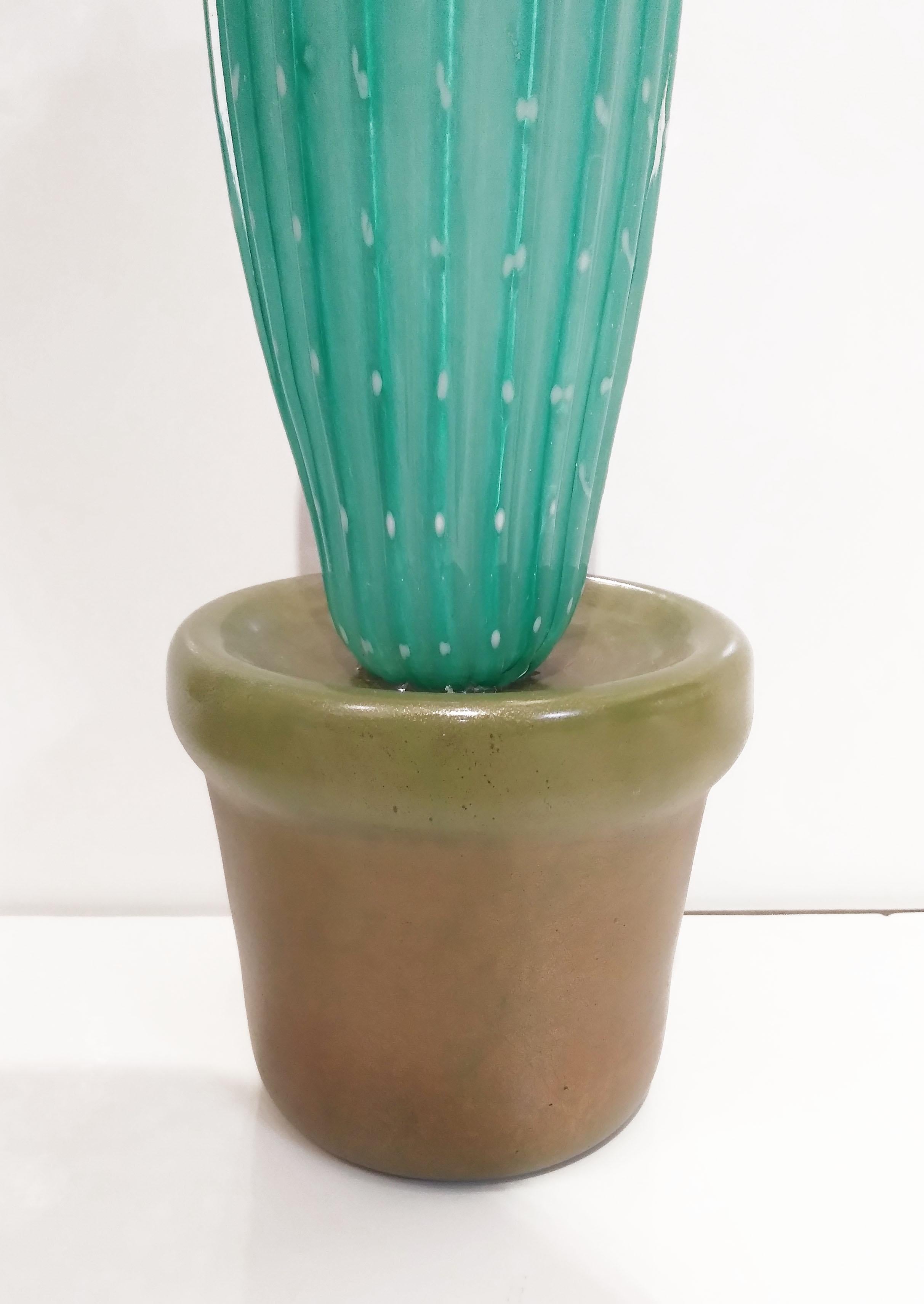 2000er Jahre Italienische Kaktuspflanze aus Murano-Kunstglas in Grüngold mit rot-gelber Blume im Angebot 6