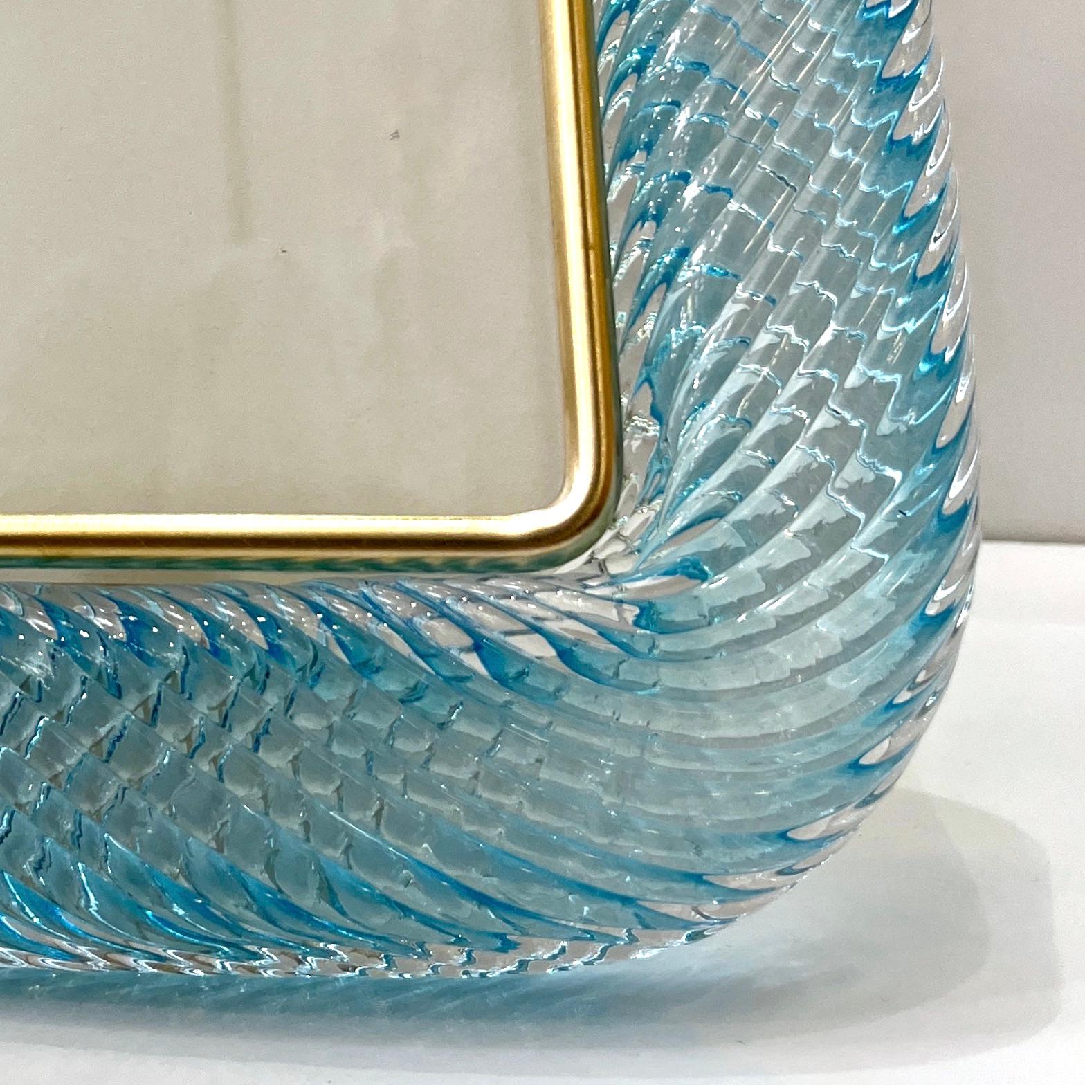 2000s Italian Vintage Aquamarine Blue Twisted Murano Glass & Brass Picture Frame In Excellent Condition For Sale In New York, NY