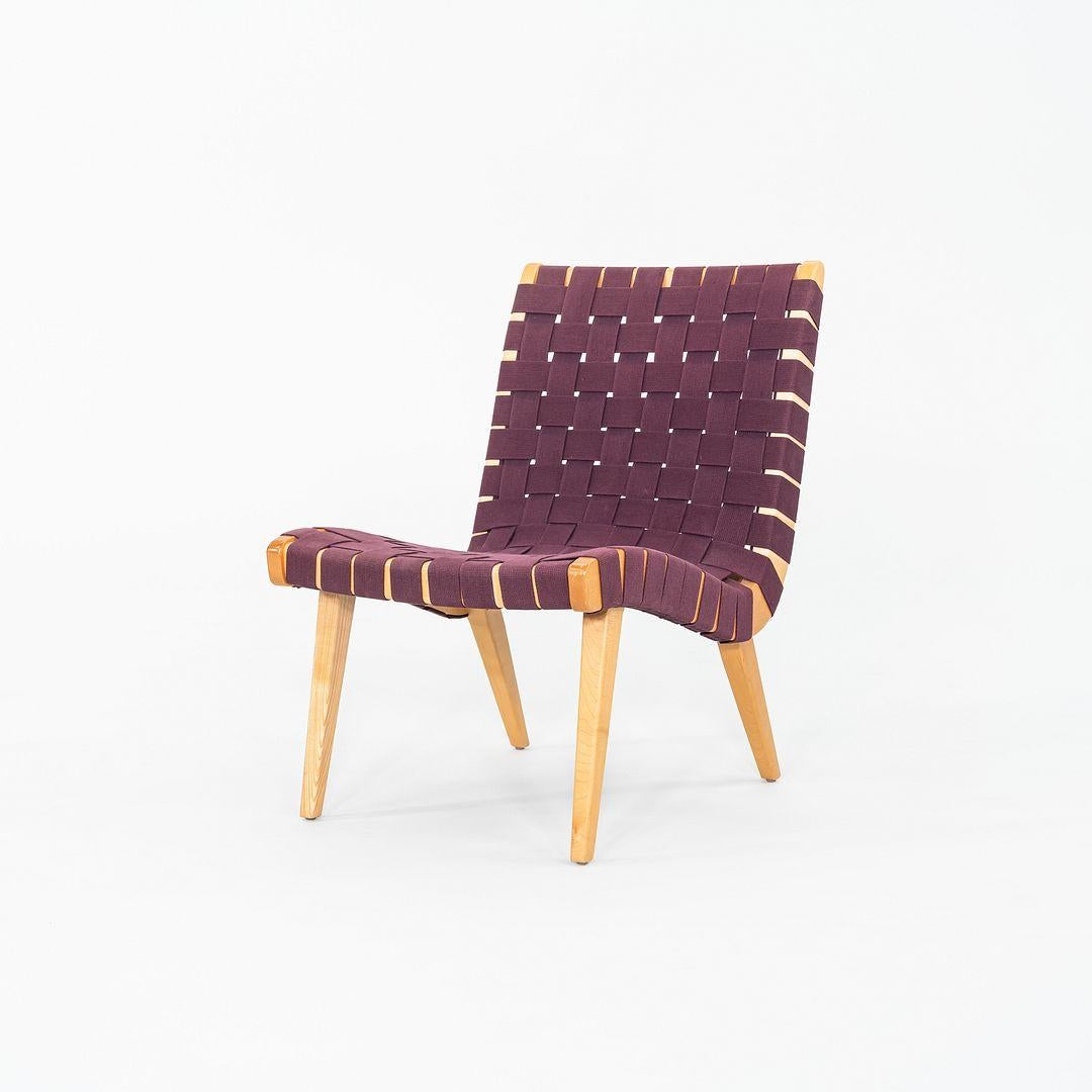 2000s Jens Risom For Knoll Armless Lounge Chair in Maple with Purple Webbing Moderno en venta