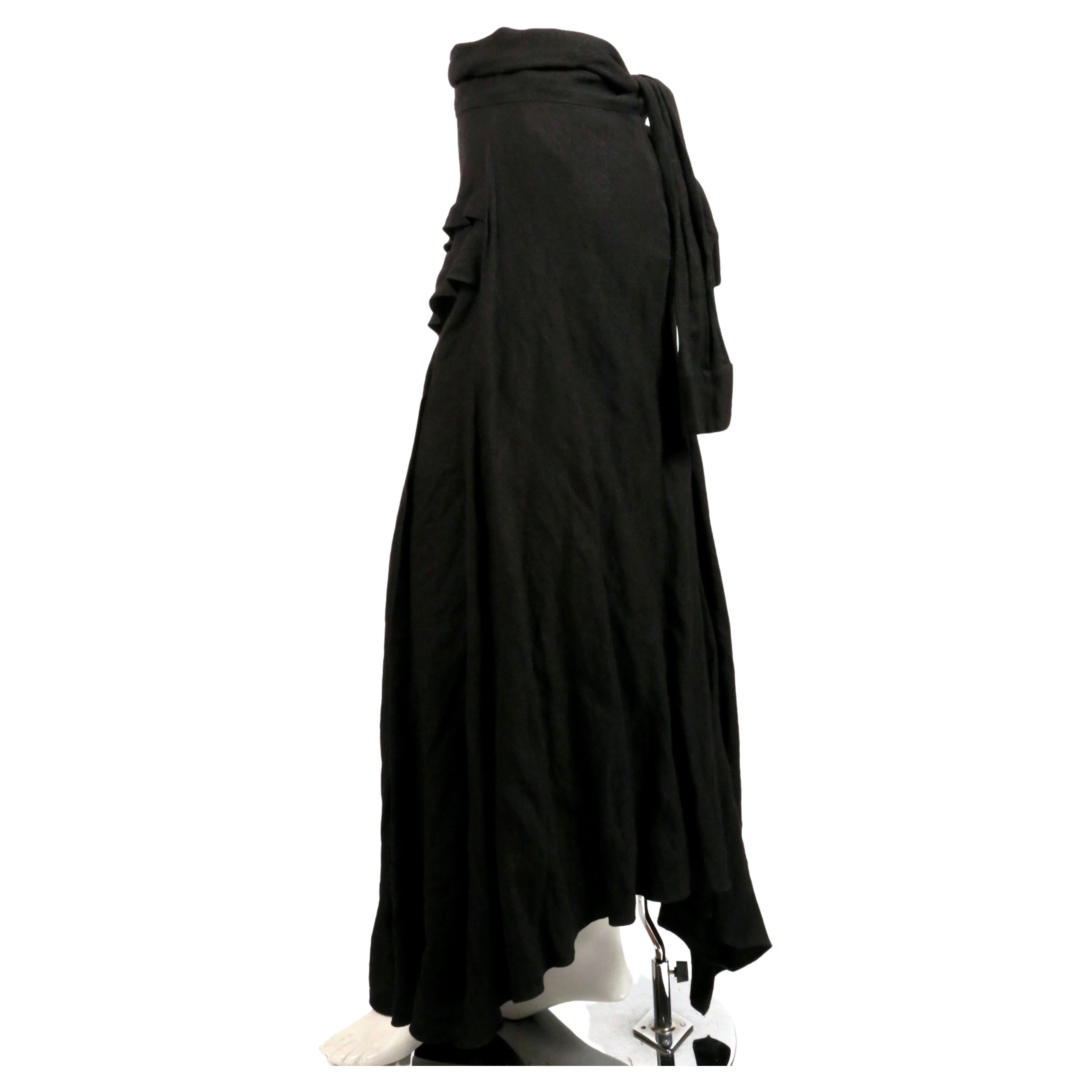 JOHN GALLIANO Jupe longue drapée noire avec attaches « manches de chemise » des années 2000 Unisexe en vente