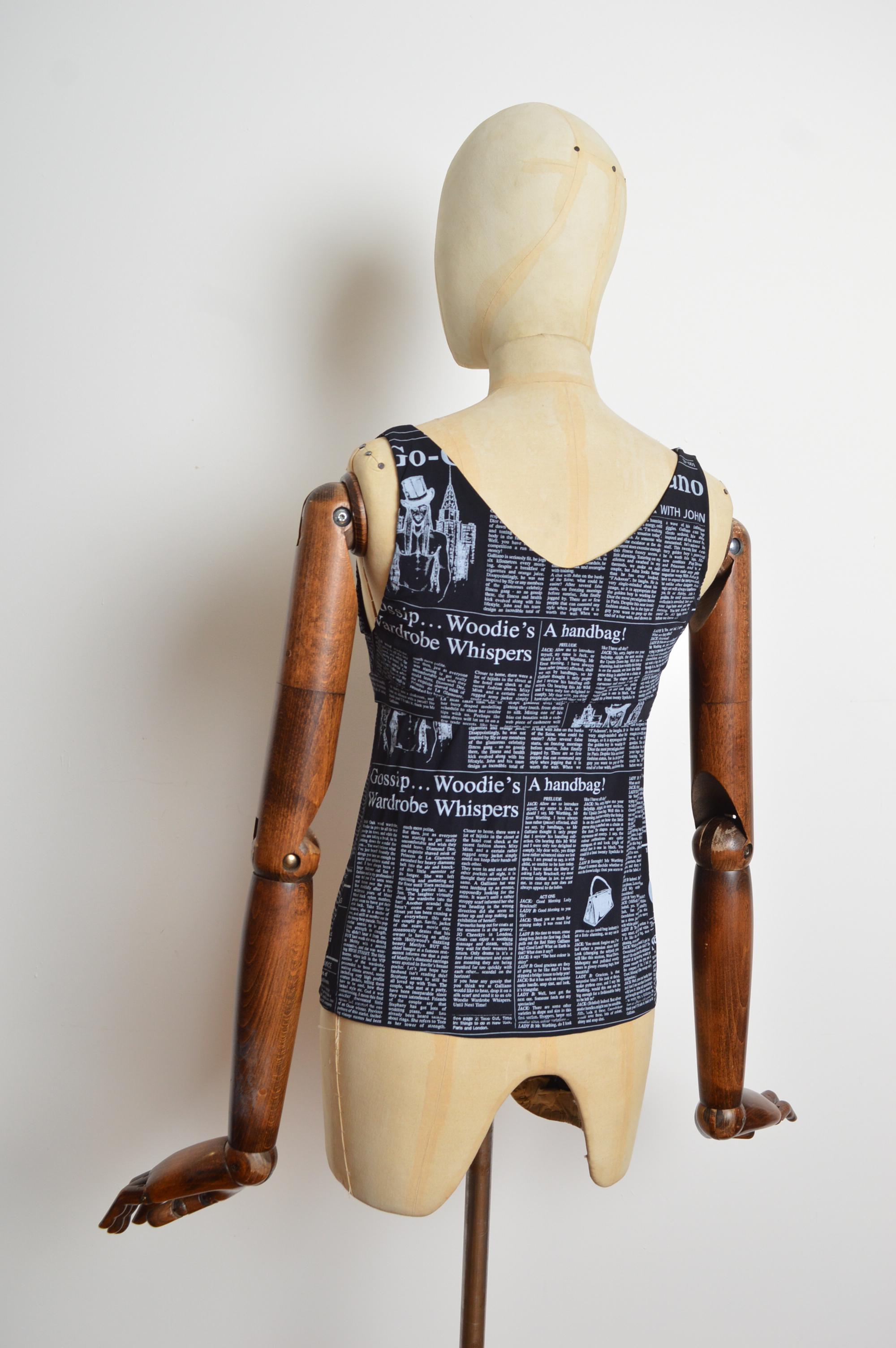 2000s John Galliano Vintage Gazette newspaper print Y2K tank top - vest en vente 5
