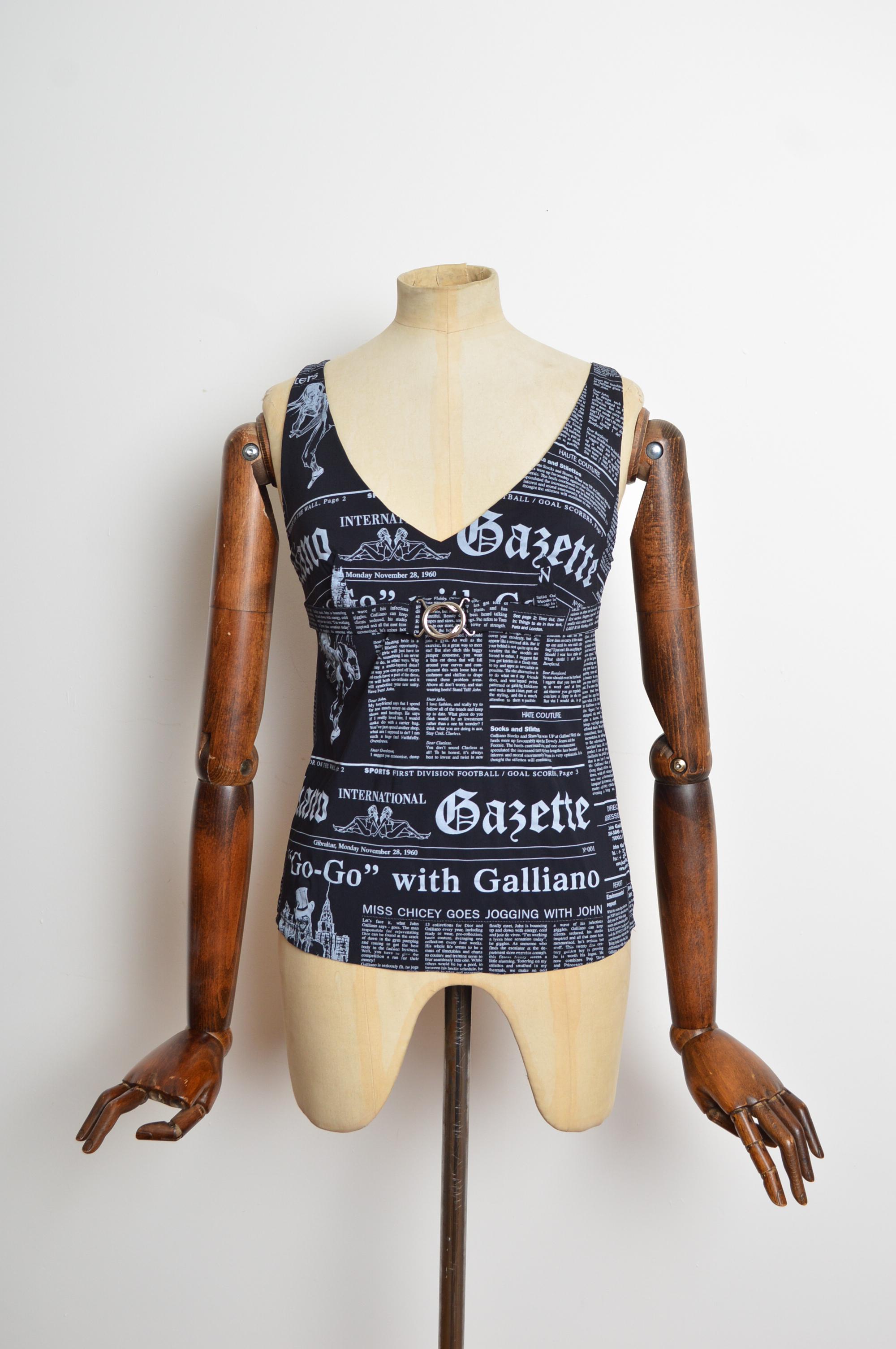 2000s John Galliano Vintage Gazette newspaper print Y2K tank top - vest Bon état - En vente à Sheffield, GB