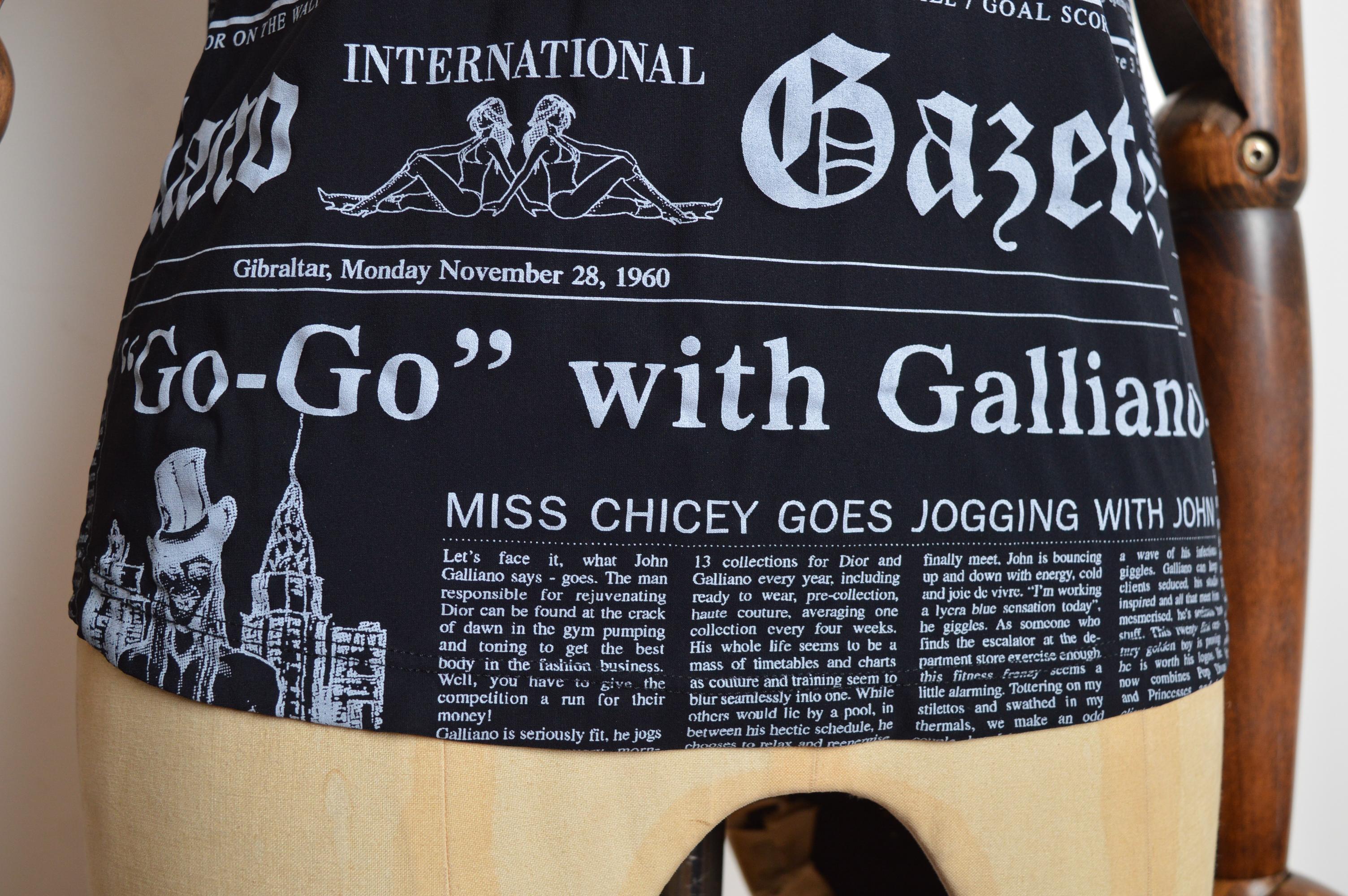 2000s John Galliano Vintage Gazette newspaper print Y2K tank top - vest en vente 1