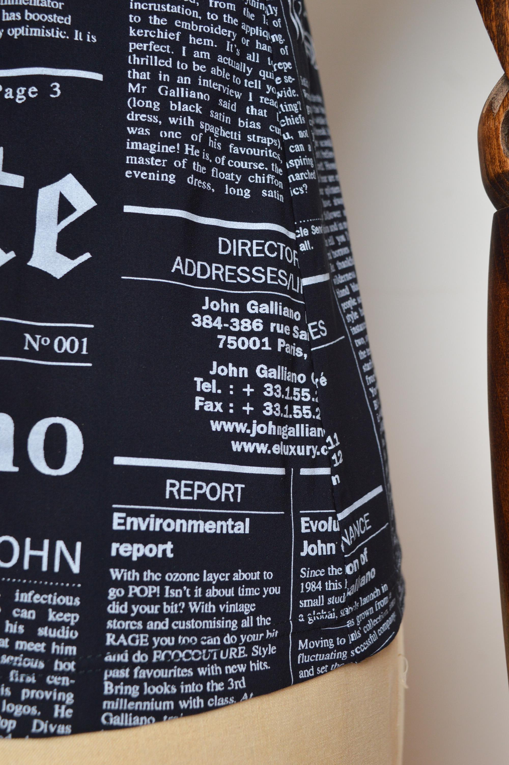 2000s John Galliano Vintage Gazette newspaper print Y2K tank top - vest en vente 3