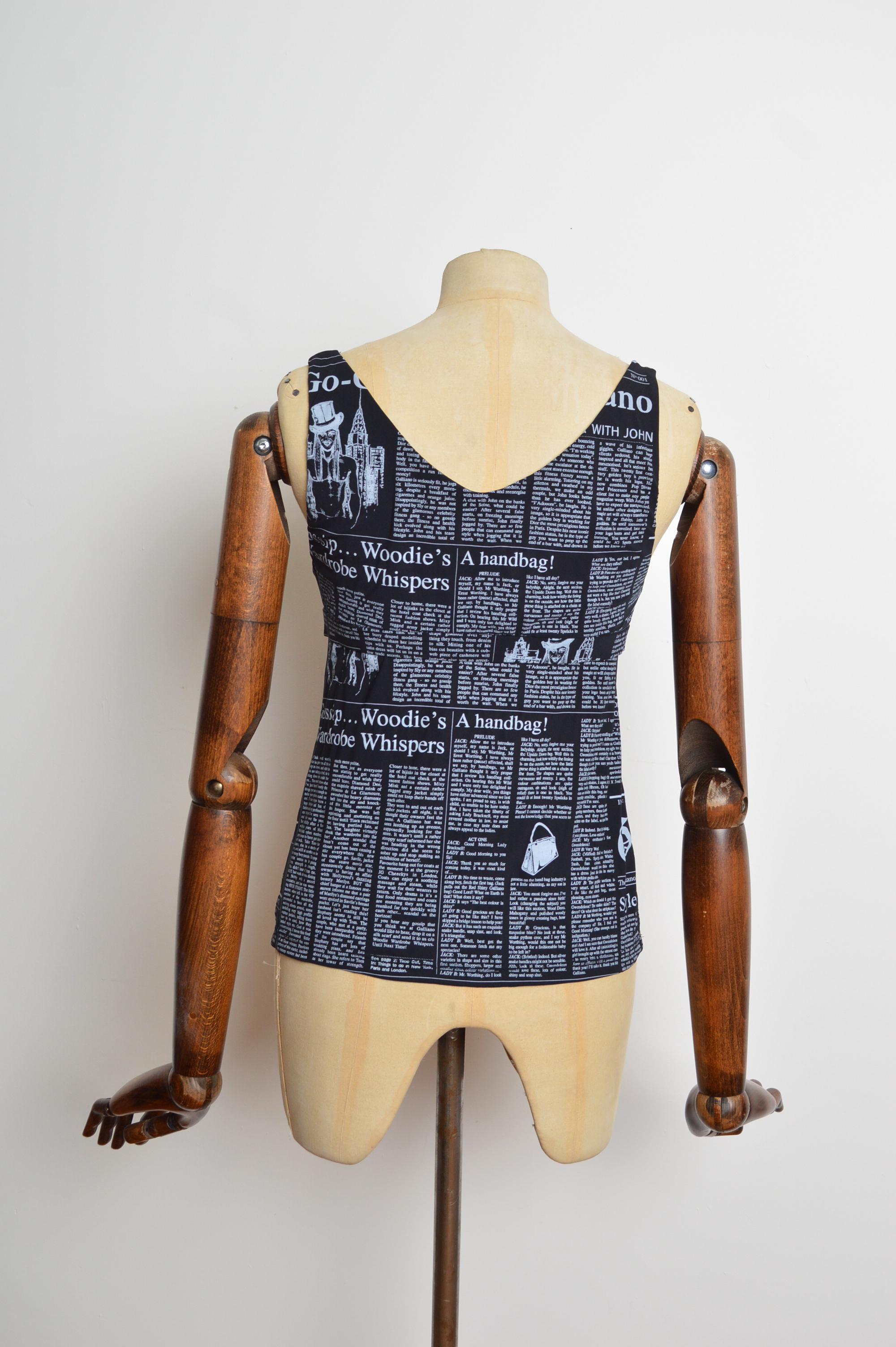 2000s John Galliano Vintage Gazette newspaper print Y2K tank top - vest en vente 4
