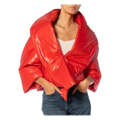 2000er JUNYA WATANABE COMME DES GARCONS Roter Polyester-Puffermantel mit Cropped mit G