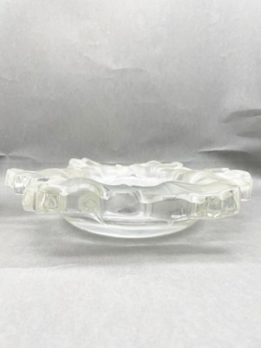 2000s Lalique France Leaf Etched  Crystal Bowl Centerpiece In Good Condition For Sale In London, GB