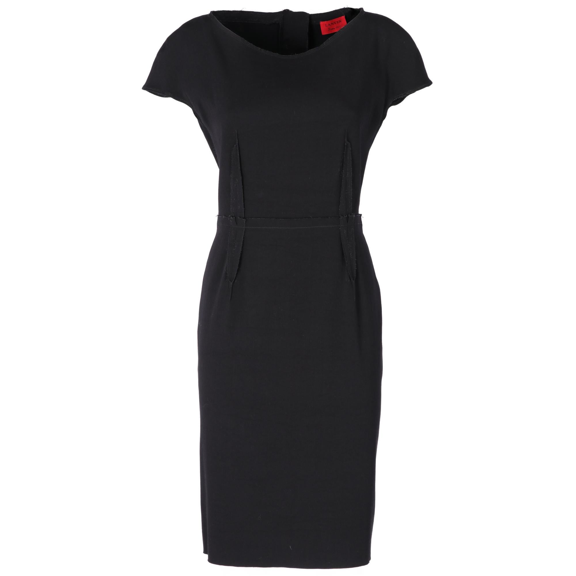 Flared Lanvin black midi dress, round neck, hidden zip on the back, short sleeves, raw cut edges and slit on the back.

Years: Winter 2011

Made in France

Size: M

Linear measures

Height: 98 cm
Bust: 41 cm 
Waist: 37 cm
Shoulders: 44 cm 

