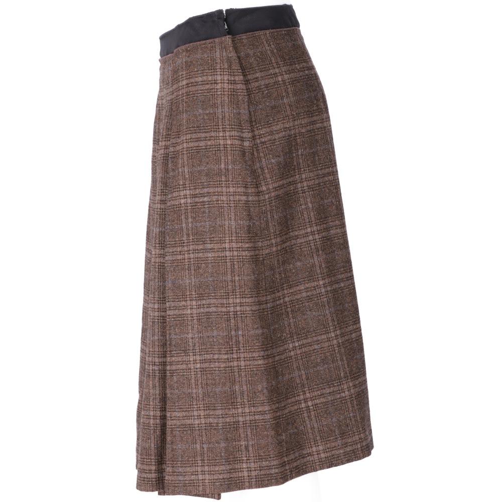 Lanvin brown wool midi skirt with Prince of Wales motif. High waist, side zip and hook closure and decorative pleats.

Years: Winter 2005 
Made in France

Size: 38 FR  
Flat measurements 
Height: 64 cm  
Waist: 37 cm 

100% Wool