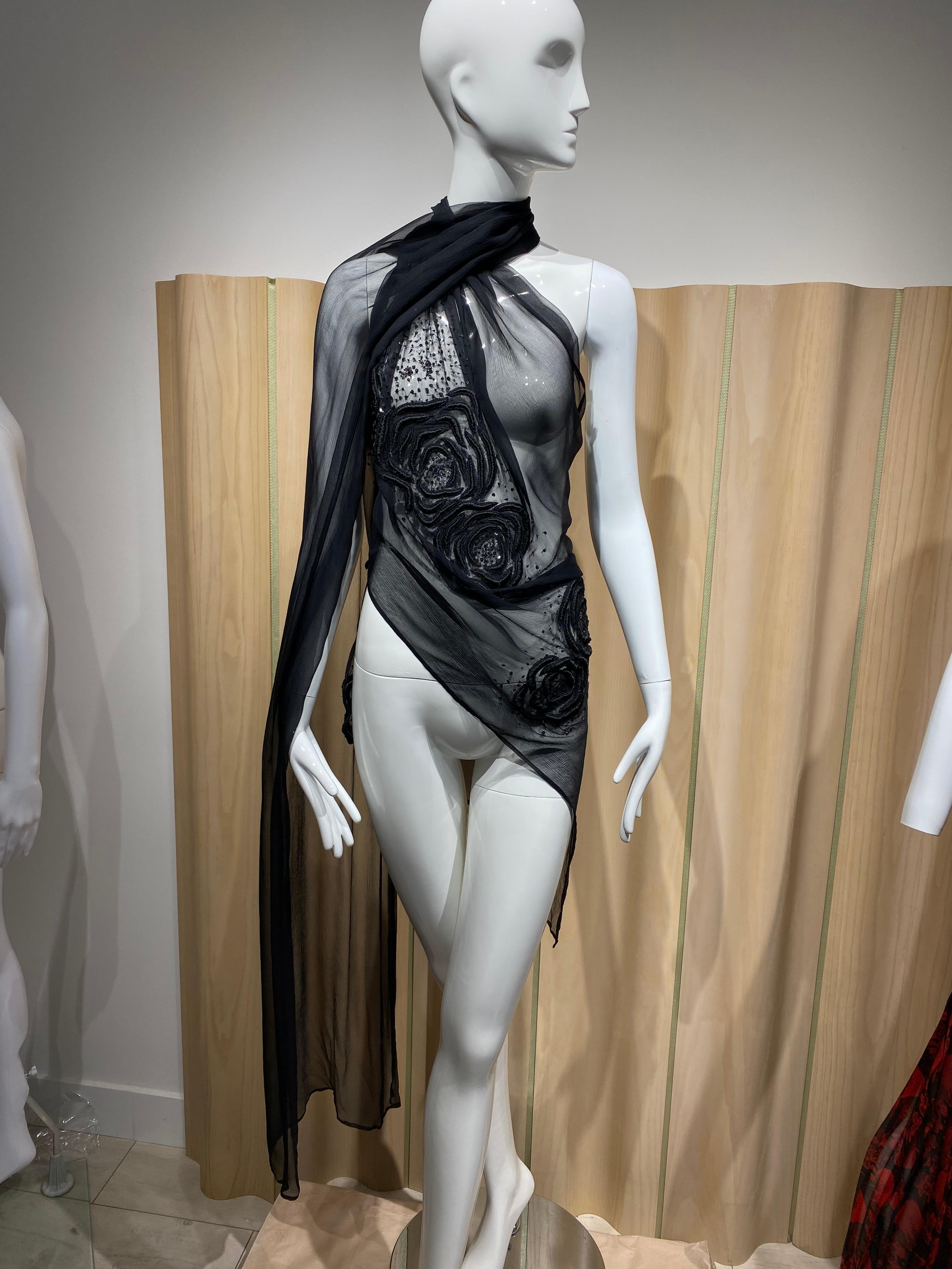 2000s Lloyd Klein Top negro de un hombro bordado en seda transparente Negro en venta