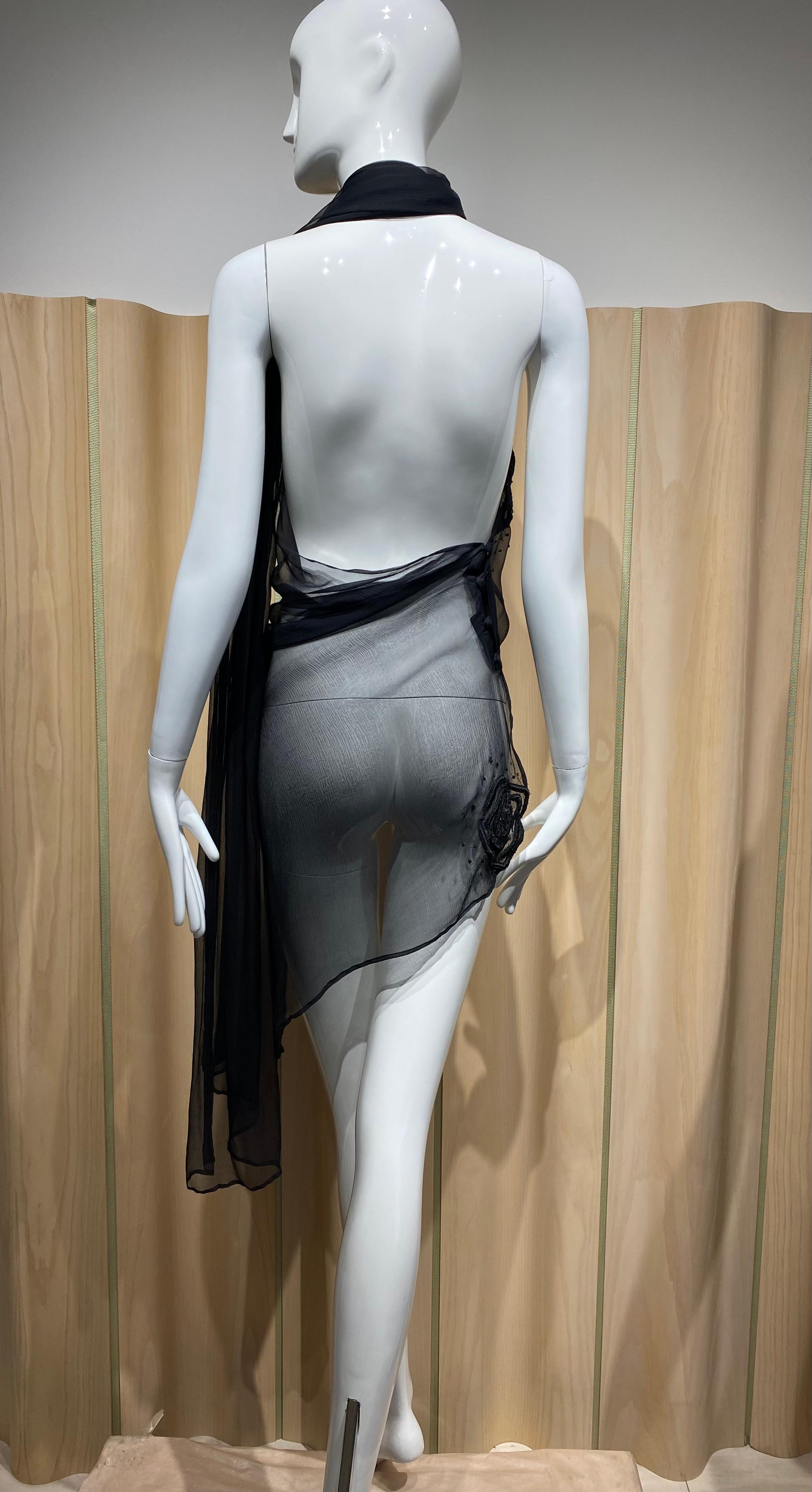 2000s Lloyd Klein Top negro de un hombro bordado en seda transparente en Excelente estado para la venta en Beverly Hills, CA