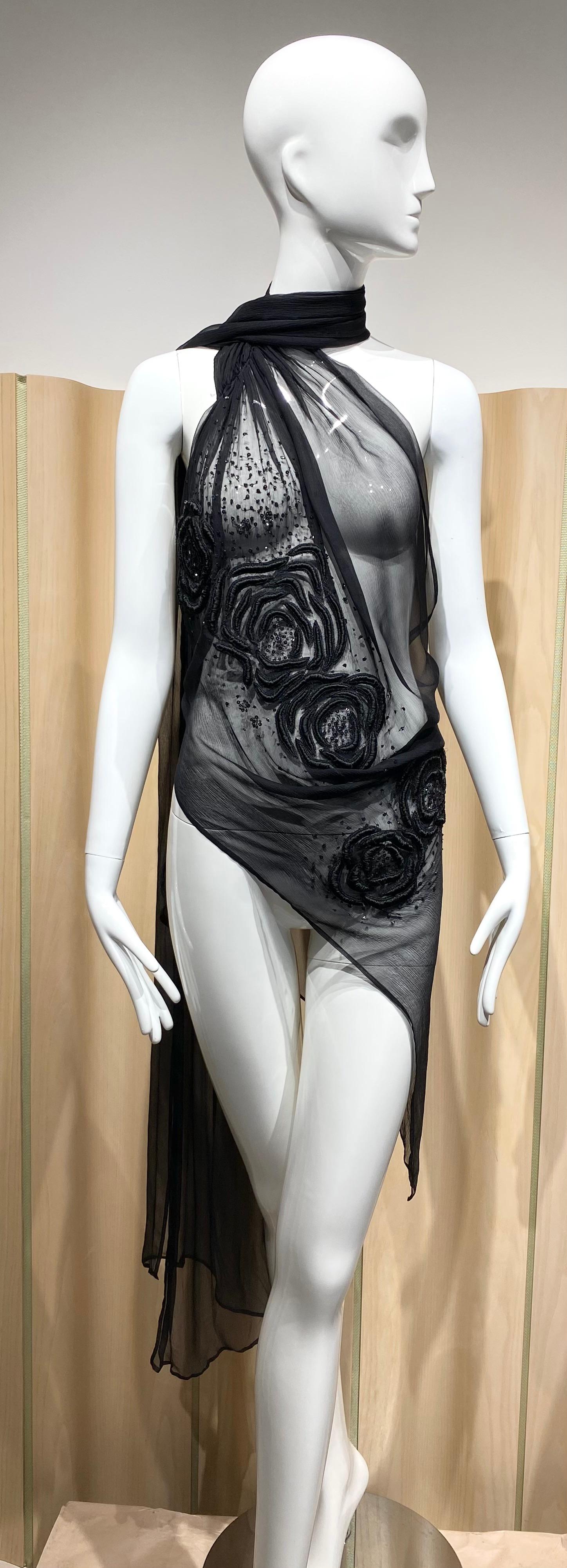 2000s Lloyd Klein Top negro de un hombro bordado en seda transparente en venta 1