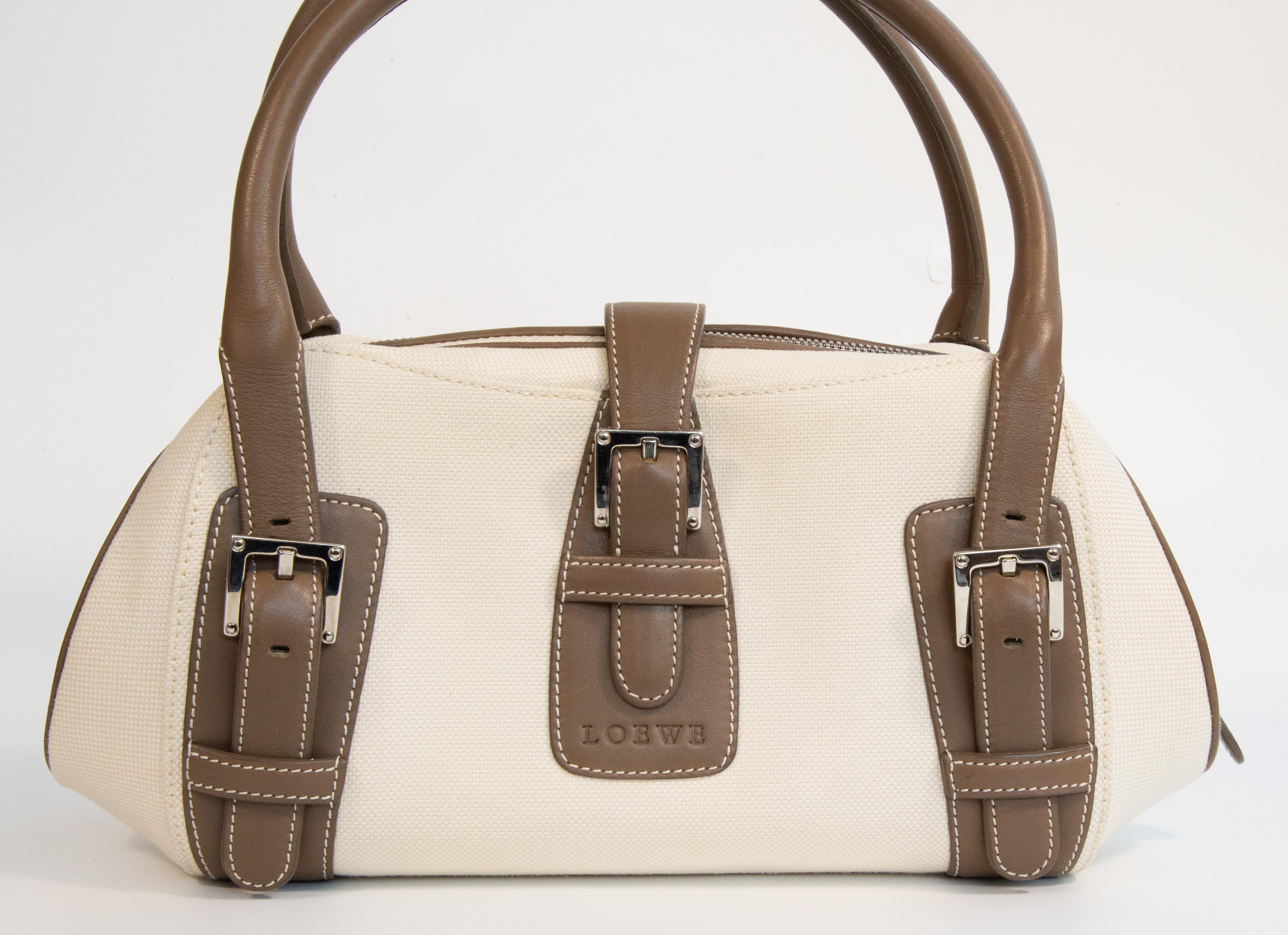 2000er Loewe Beige Canvas Umhängetasche im Zustand „Gut“ im Angebot in Arnhem, NL