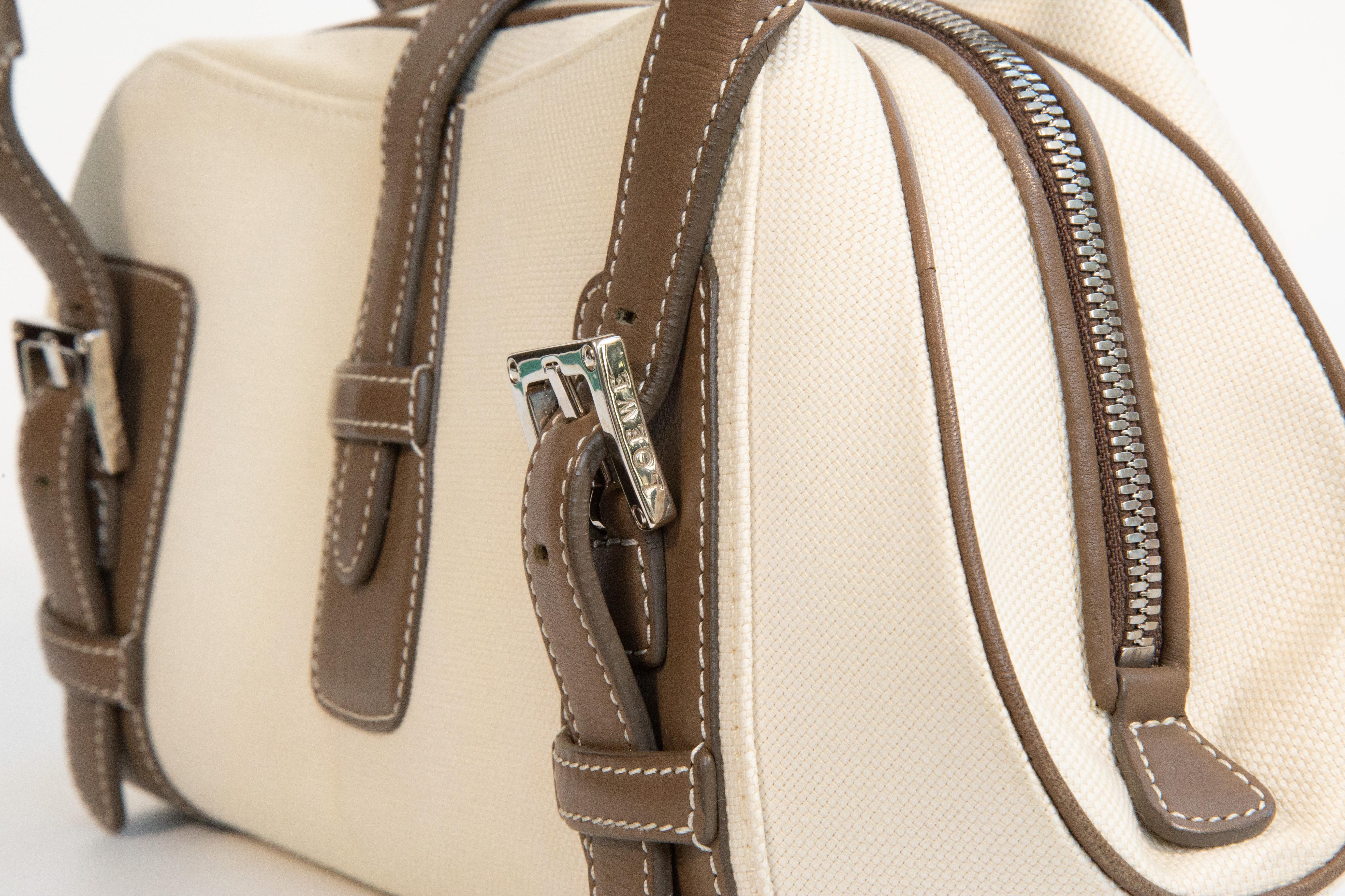2000er Loewe Beige Canvas Umhängetasche im Angebot 2