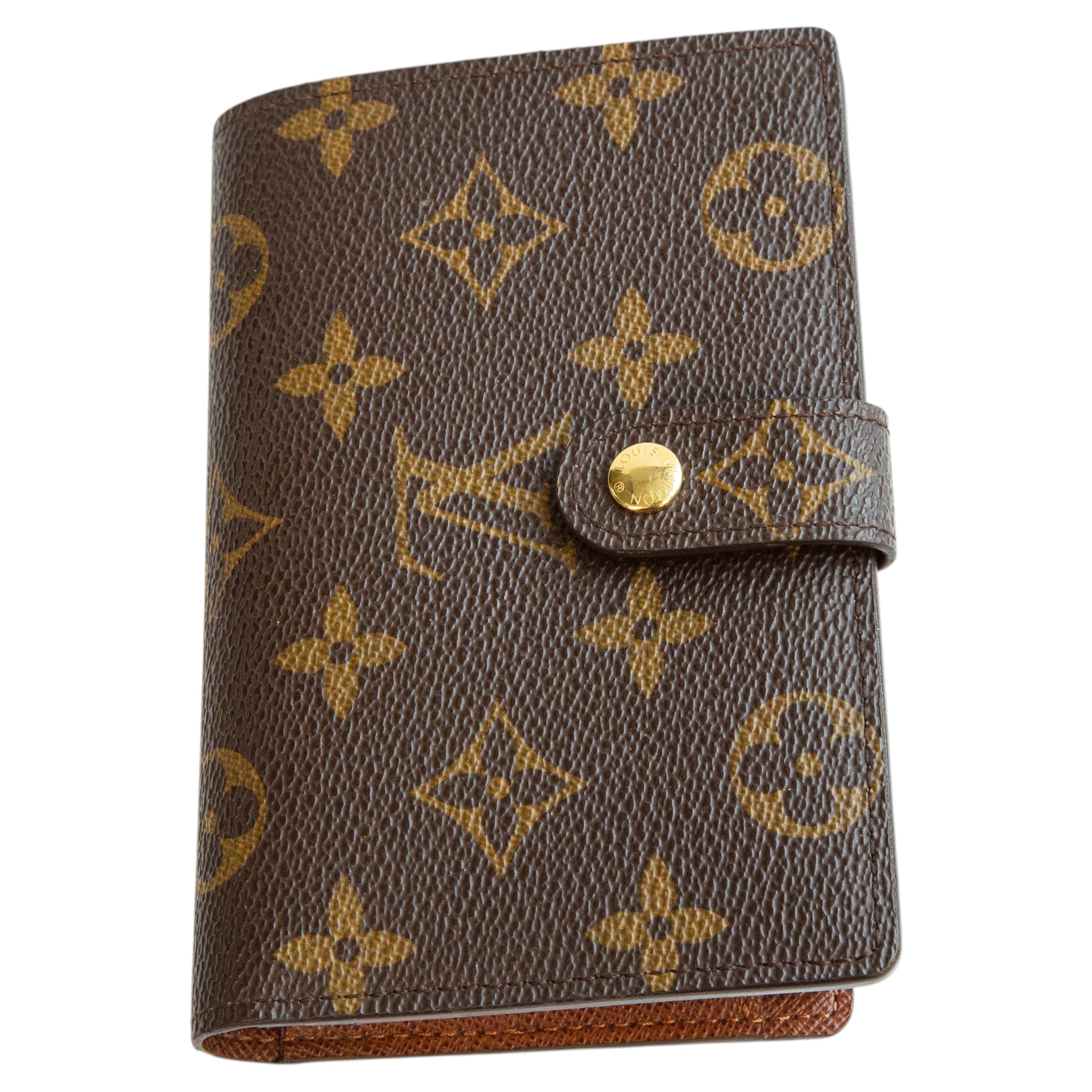 How do I authenticate a Louis Vuitton wallet?