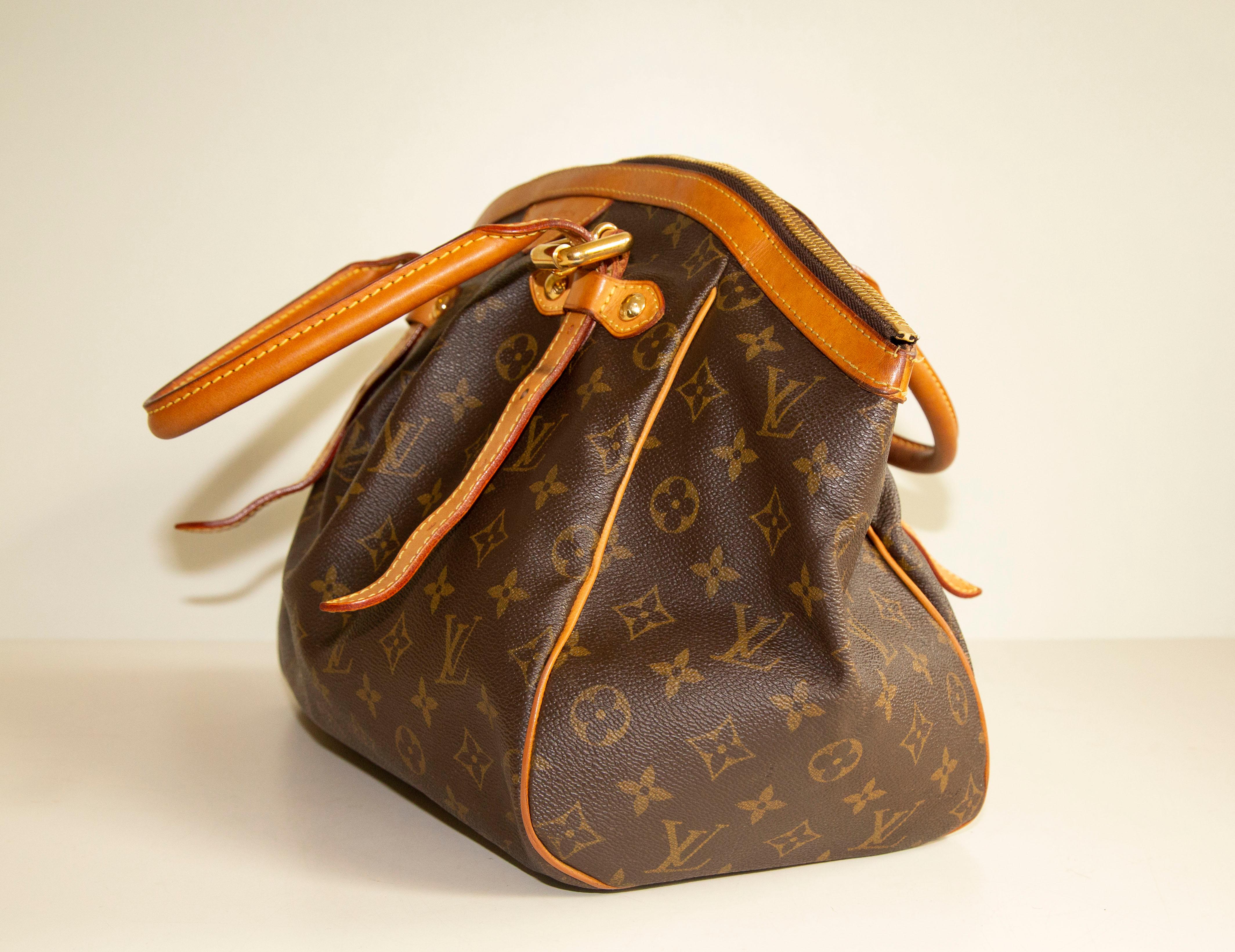2000s Louis Vuitton Brown Monogram Tivoli GM Handbag Shoulder bag For Sale 1