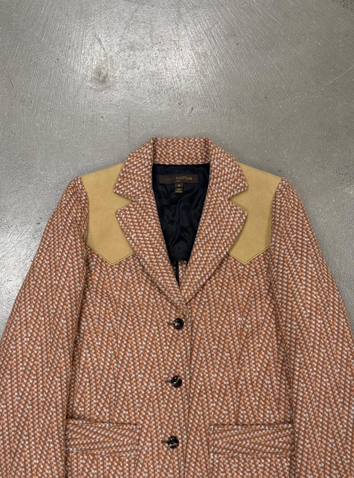 Marrone Giacca blazer pied-de-poule anni 2000 di Louis Vuitton by Marc Jacobs con spalla in pelle scamosciata in vendita