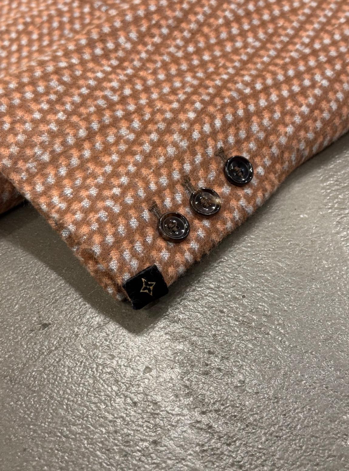Giacca blazer pied-de-poule anni 2000 di Louis Vuitton by Marc Jacobs con spalla in pelle scamosciata in vendita 1