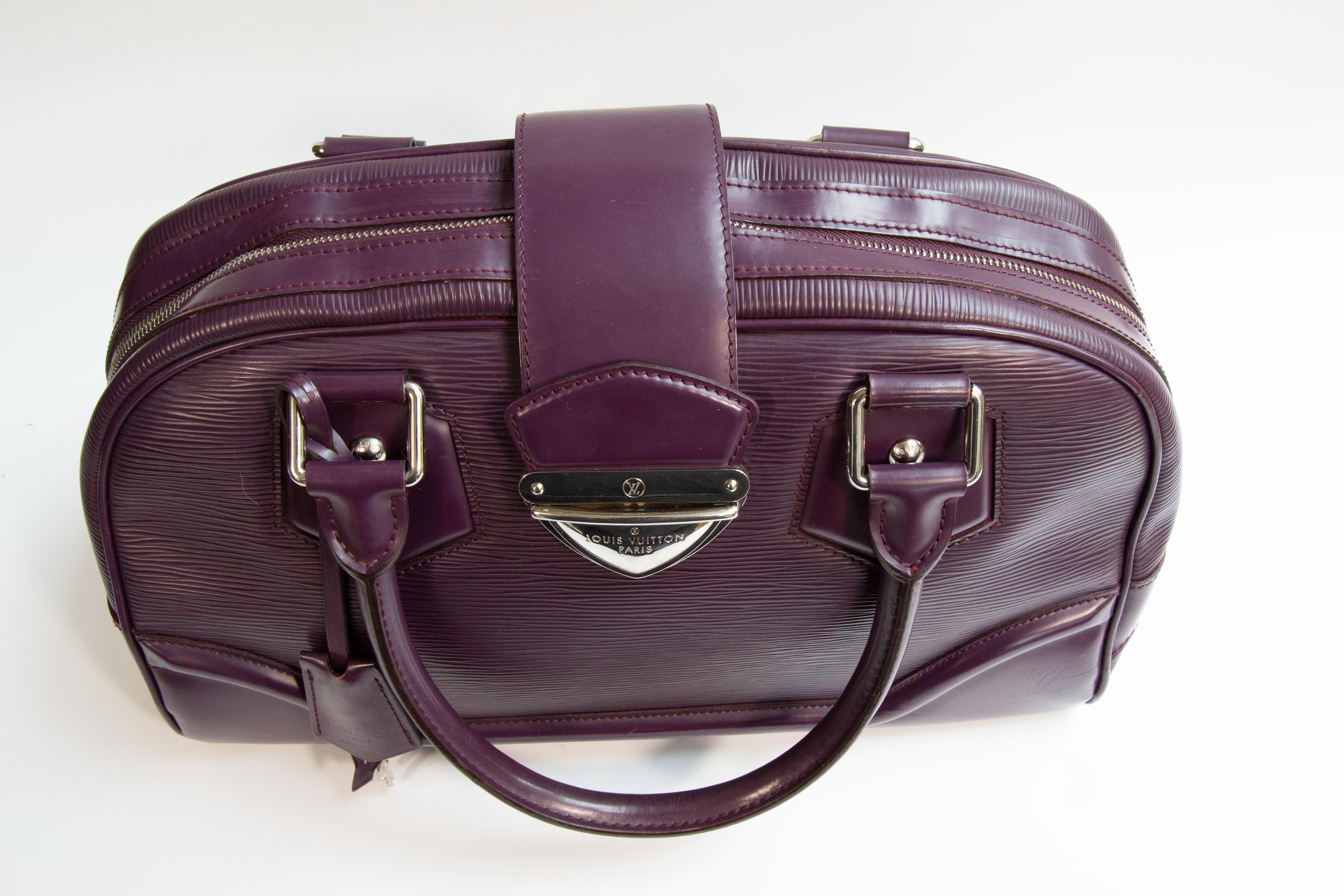 2000s Louis Vuitton by Nicolas Ghesquière Montaigne Bag in Purple Epi Leather en vente 9