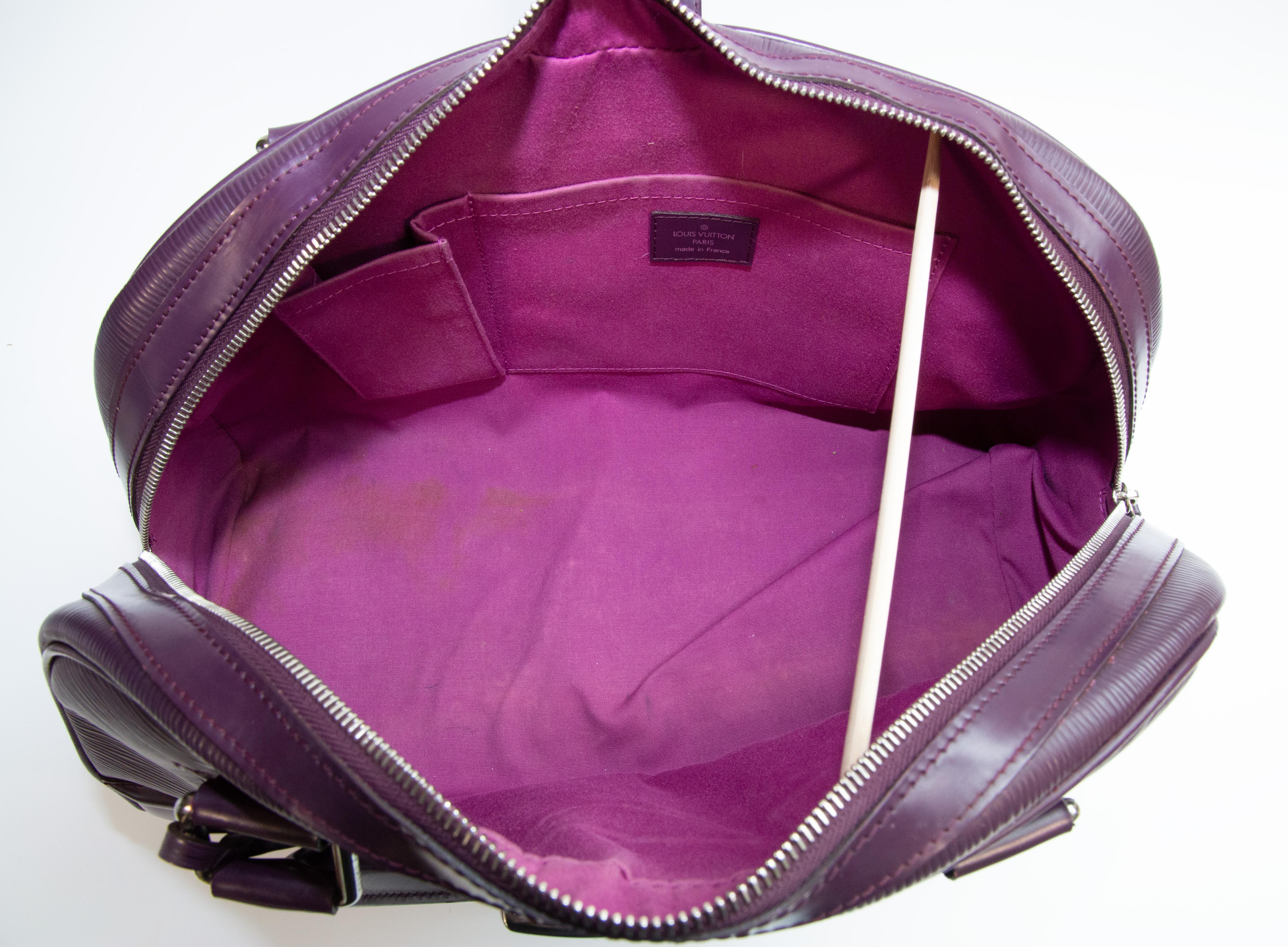 2000s Louis Vuitton by Nicolas Ghesquière Montaigne Bag in Purple Epi Leather en vente 11