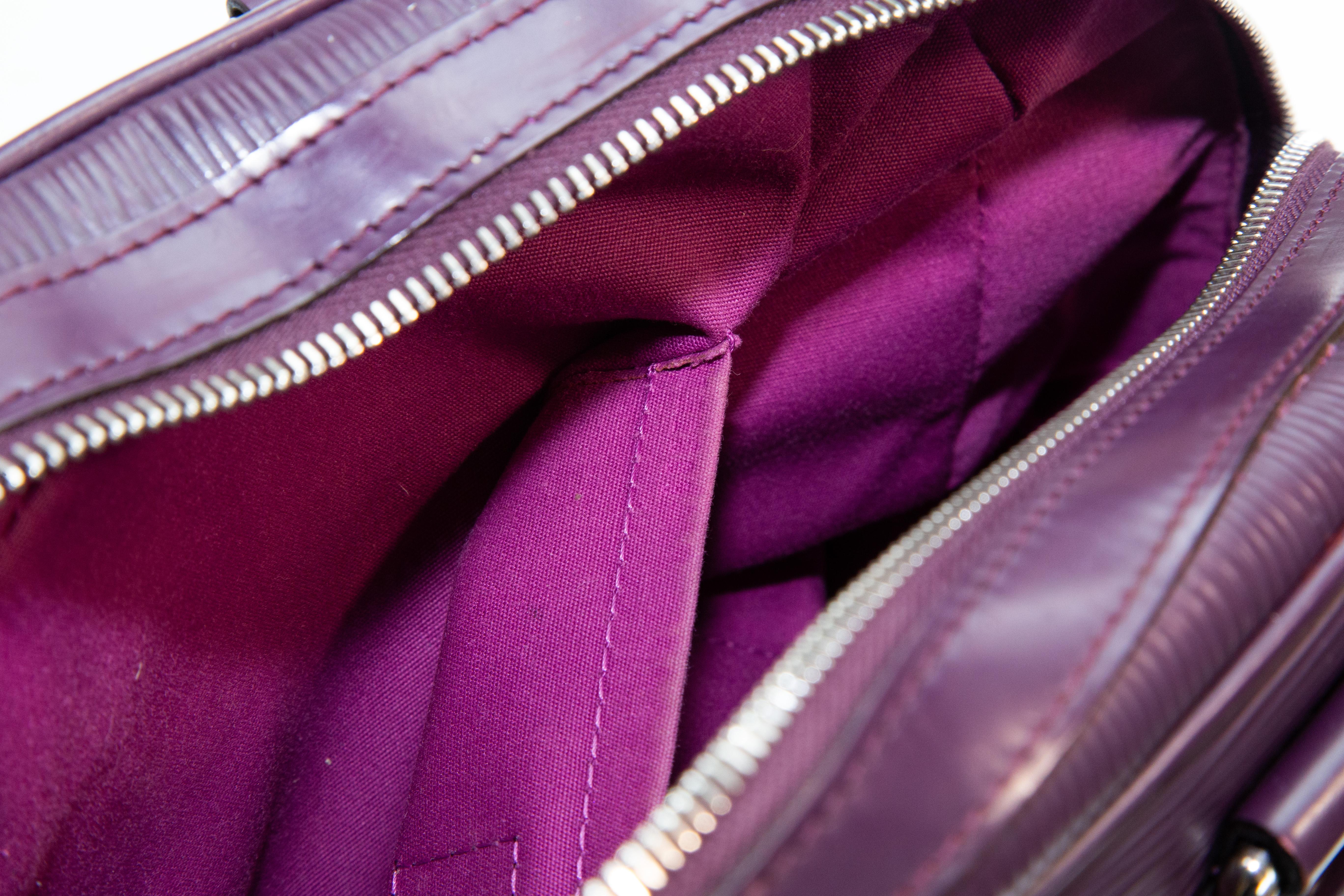 2000s Louis Vuitton by Nicolas Ghesquière Montaigne Bag in Purple Epi Leather en vente 13