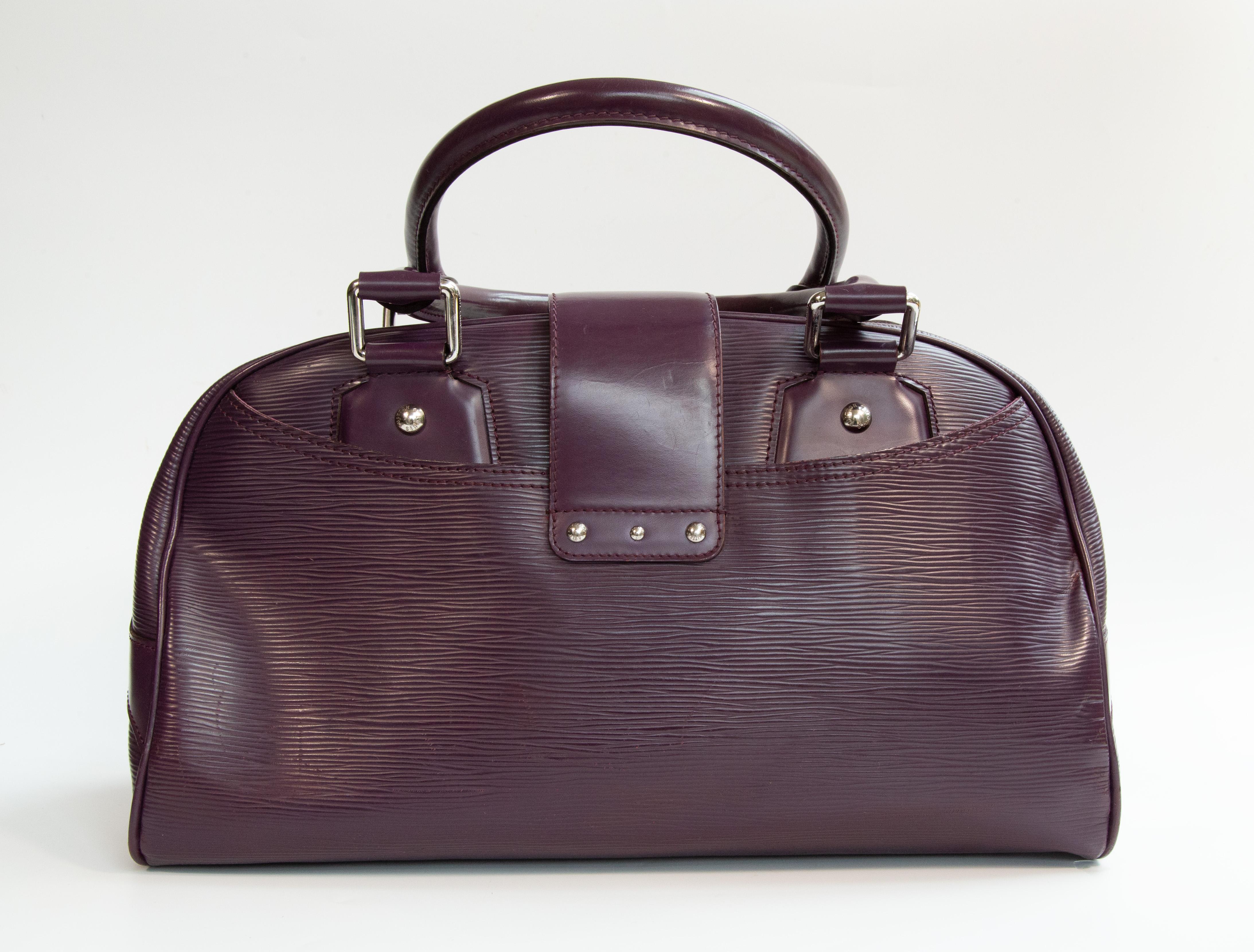 2000s Louis Vuitton by Nicolas Ghesquière Montaigne Bag in Purple Epi Leather en vente 1