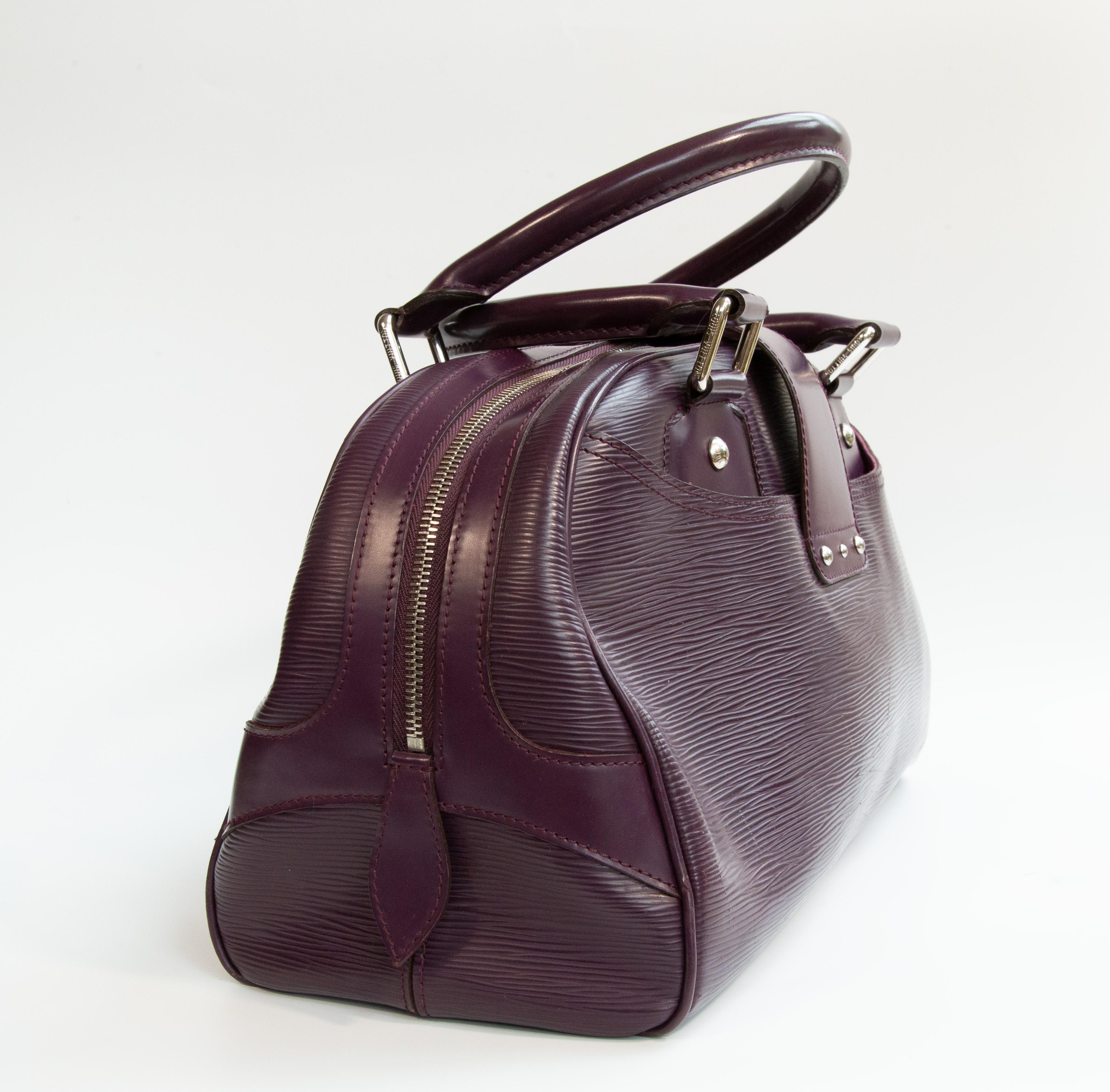 2000s Louis Vuitton by Nicolas Ghesquière Montaigne Bag in Purple Epi Leather en vente 2