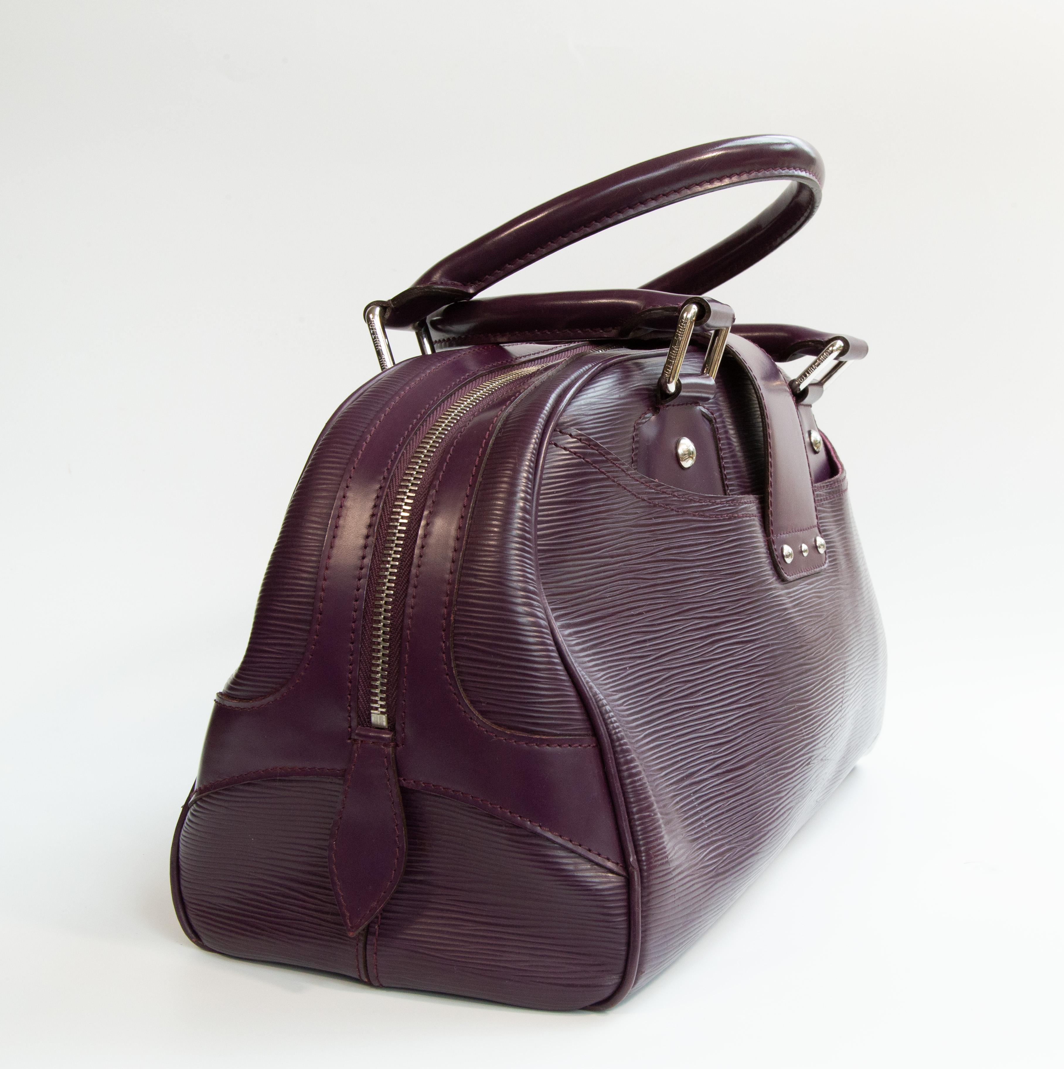 2000s Louis Vuitton by Nicolas Ghesquière Montaigne Bag in Purple Epi Leather en vente 4