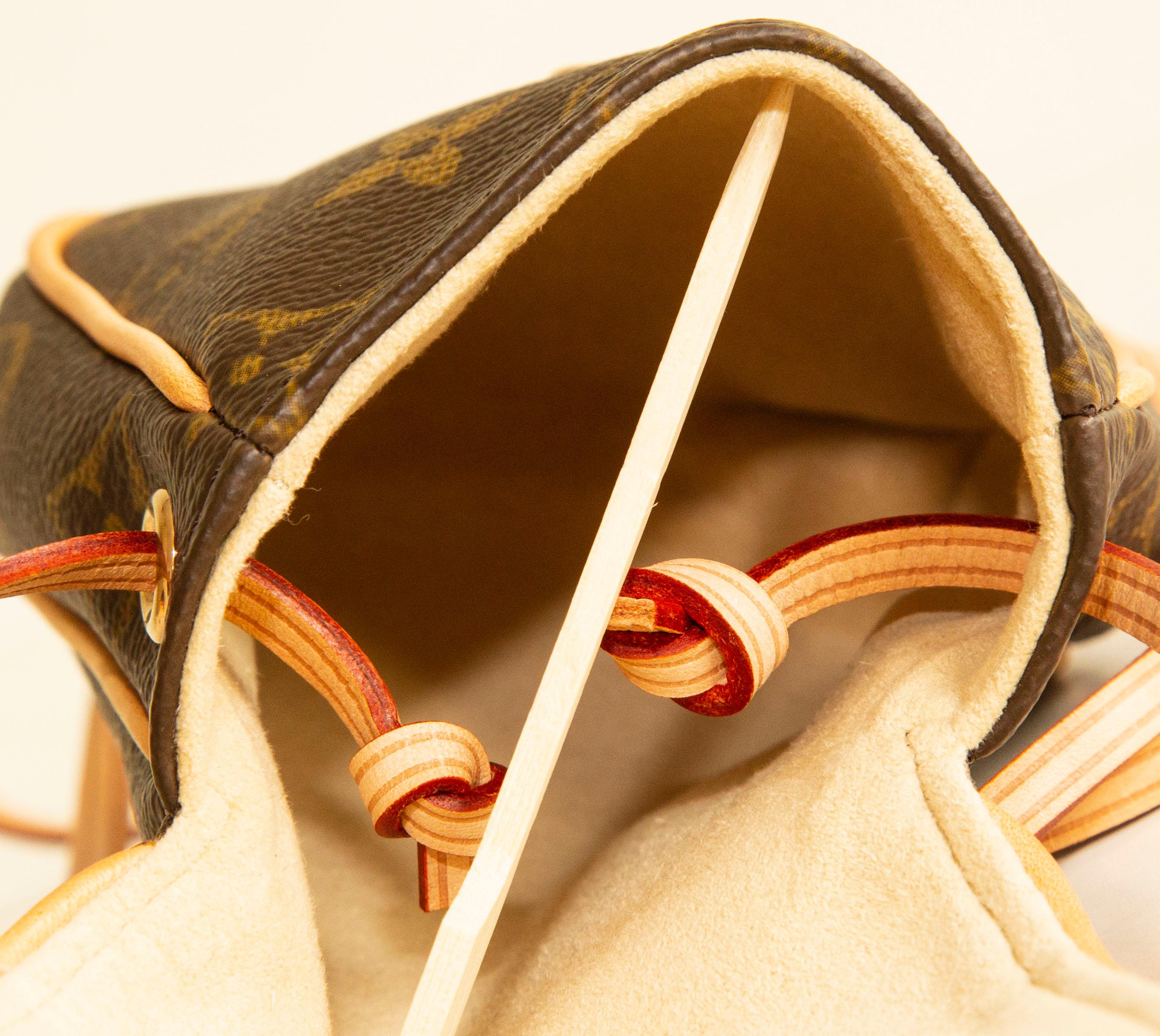 2000s Louis Vuitton Can Cun Crossbody Mini Bag in Brown Monogram Coated Canvas For Sale 2