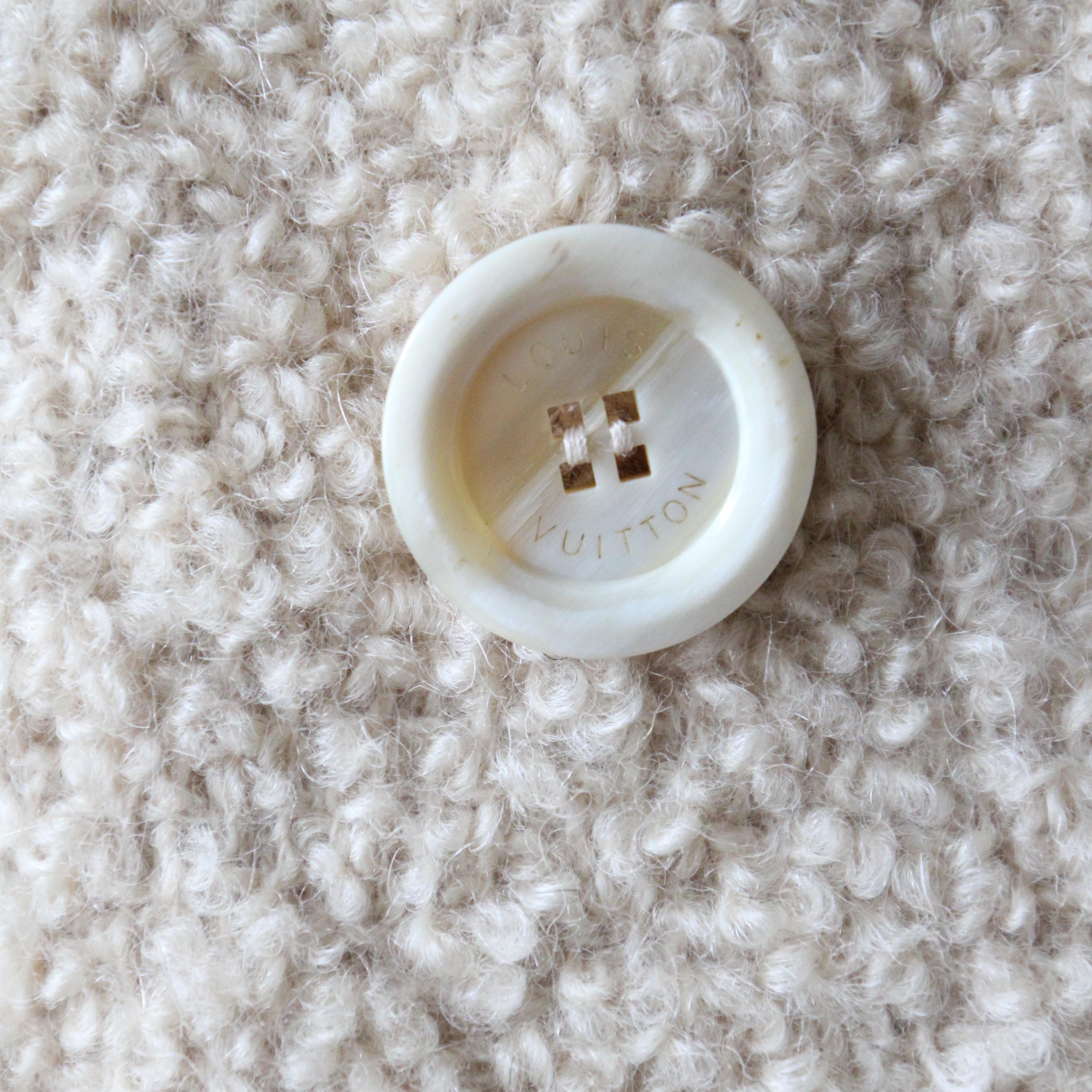 2000s Louis Vuitton Cream Bouclé Wool Suit Skirt Suit Cream wool Suit UK 12 US 8 In Excellent Condition For Sale In Cheltenham, GB