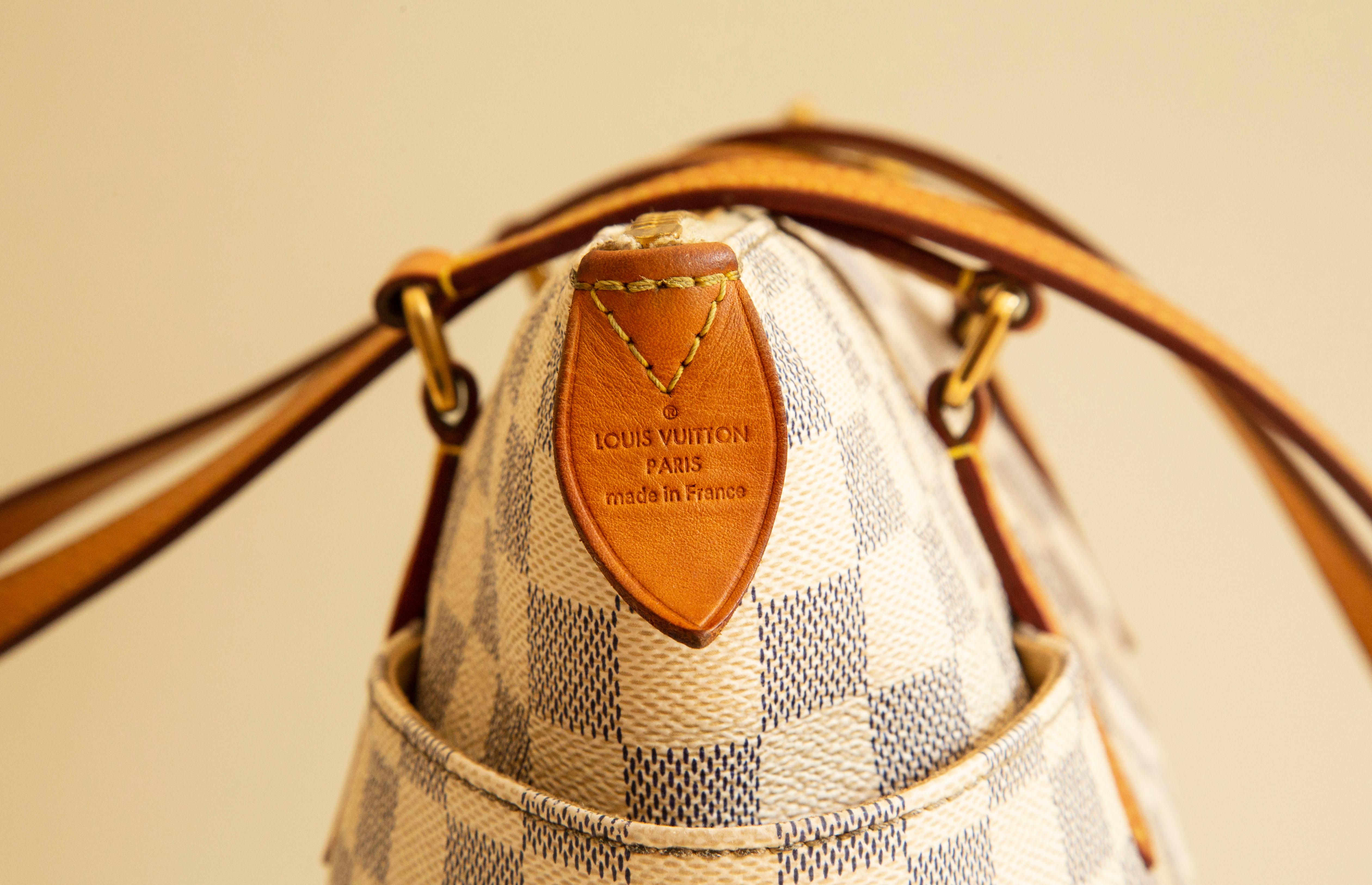 2000s Louis Vuitton Damier Azur Totally PM Tote Bag For Sale 5