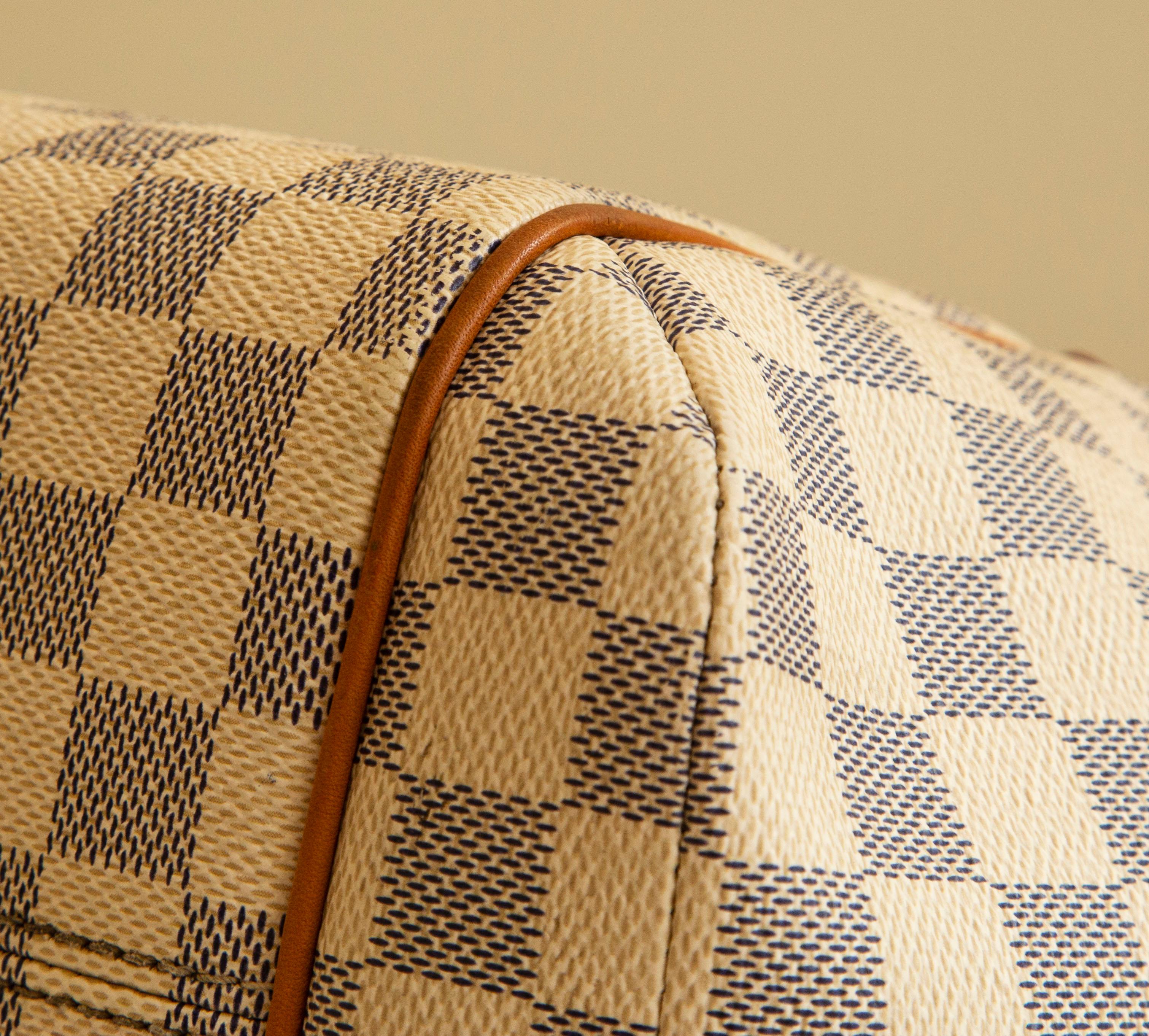 2000s Louis Vuitton Damier Azur Totally PM Tote Bag For Sale 7