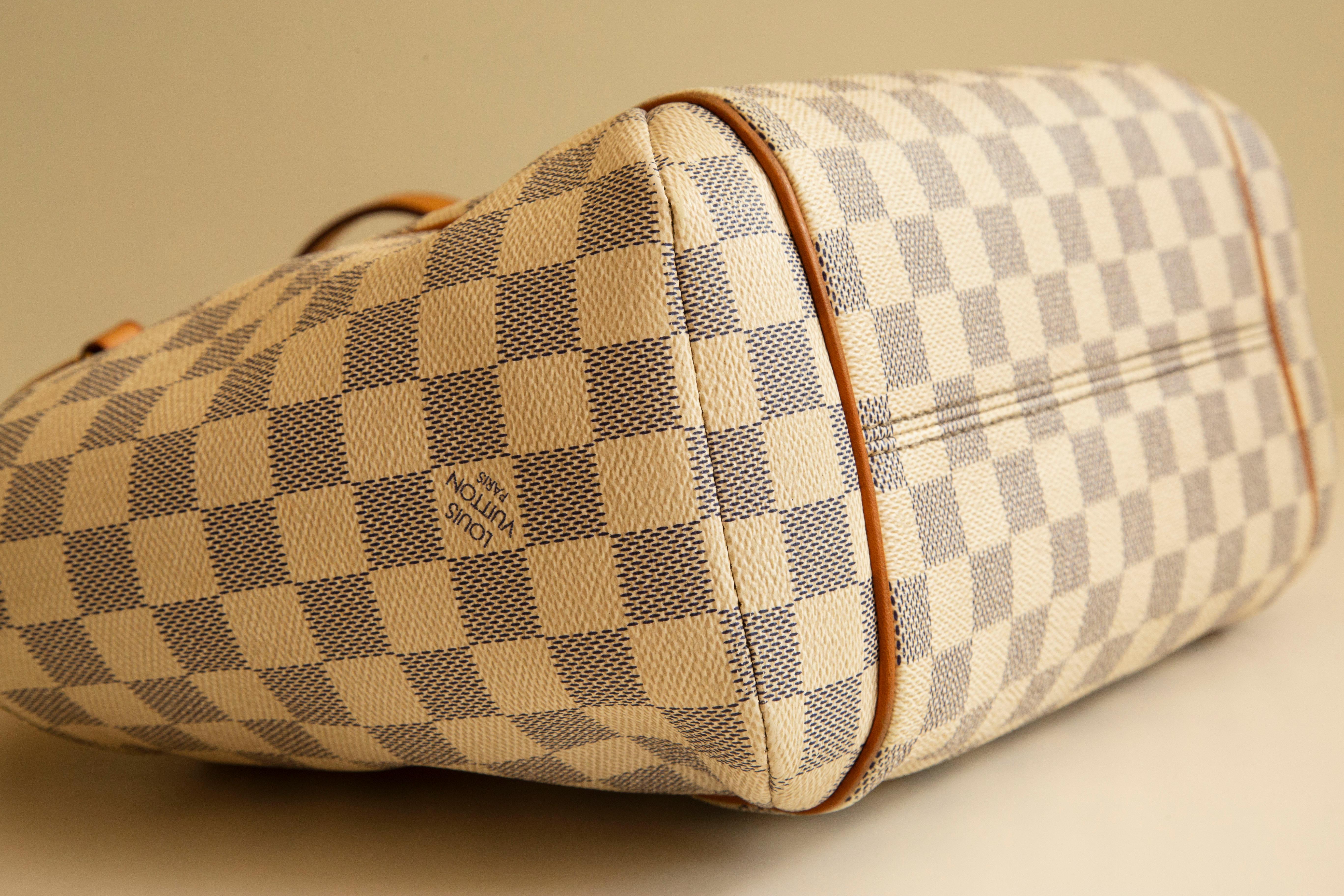 2000s Louis Vuitton Damier Azur Totally PM Tote Bag For Sale 8