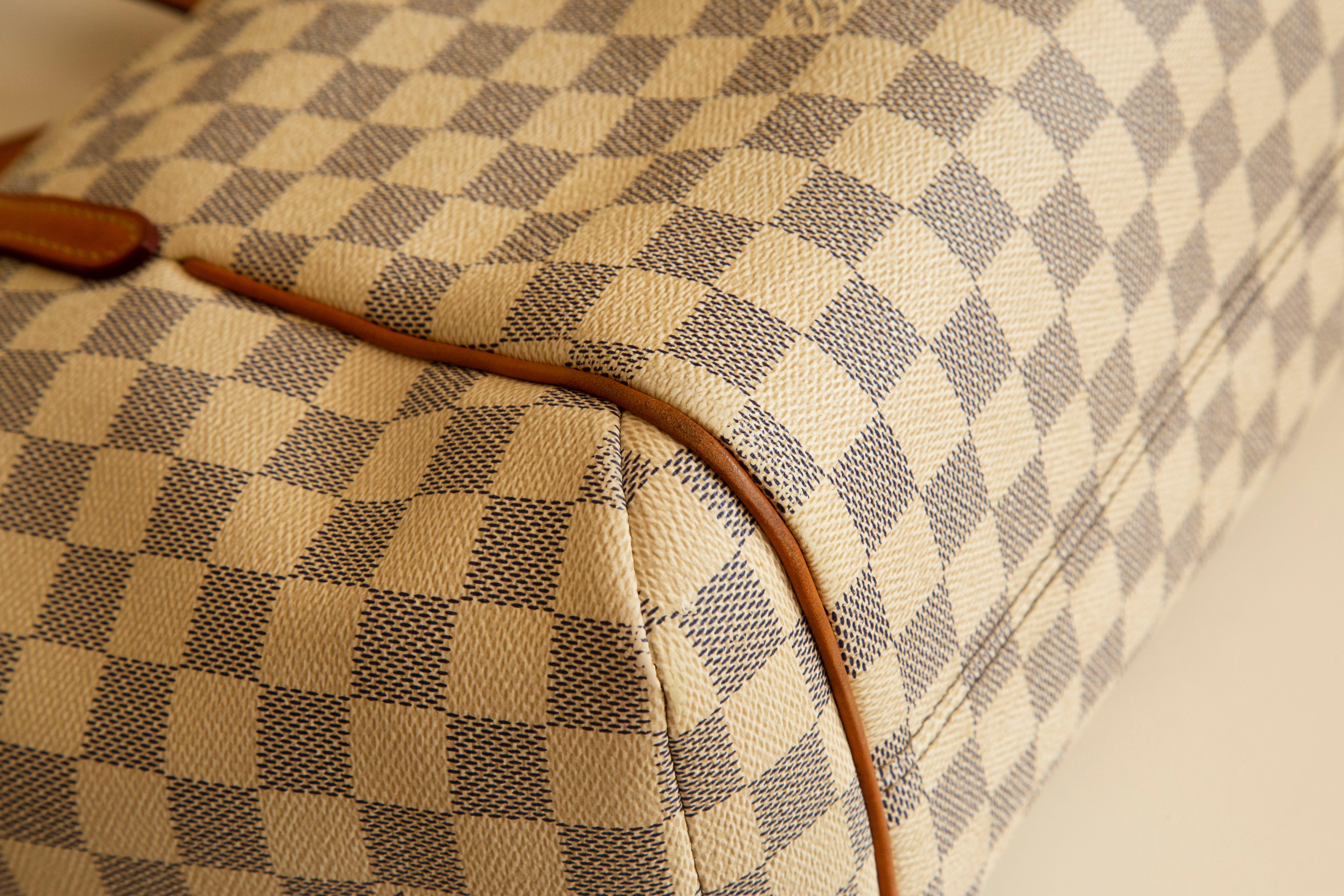 2000s Louis Vuitton Damier Azur Totally PM Tote Bag For Sale 9