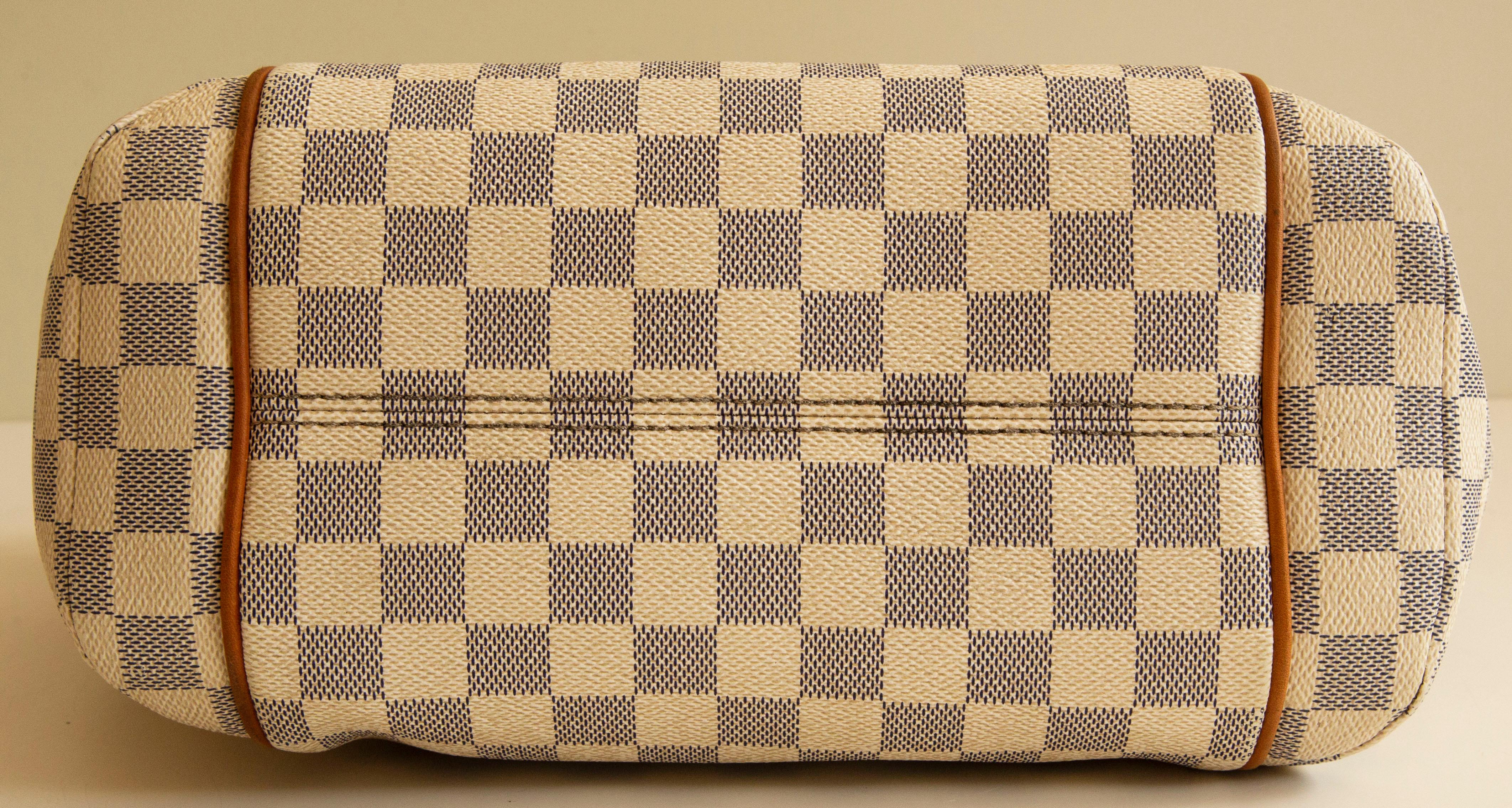 2000s Louis Vuitton Damier Azur Totally PM Tote Bag For Sale 1