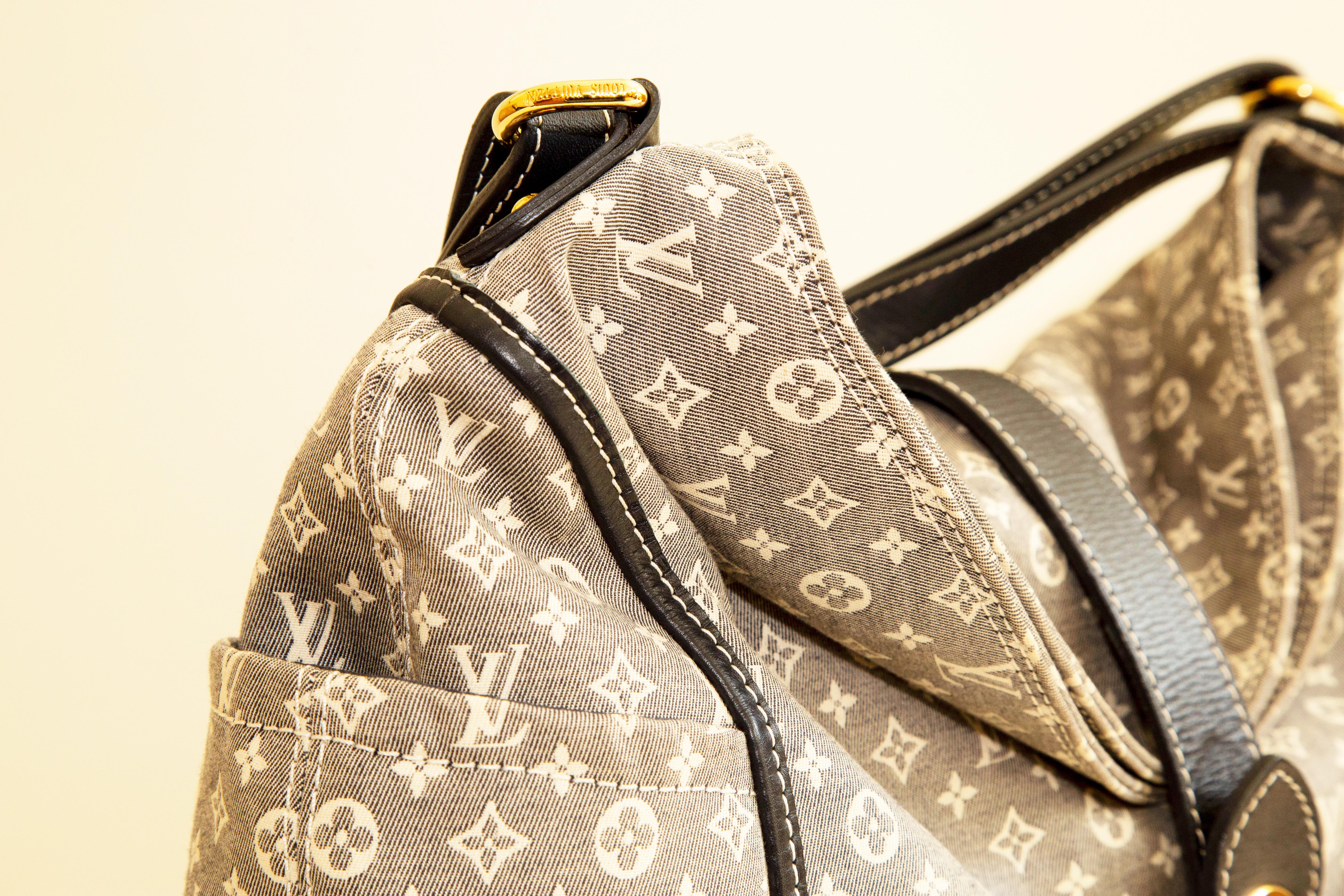 2000s  Louis Vuitton Idylle Romance en vente 6
