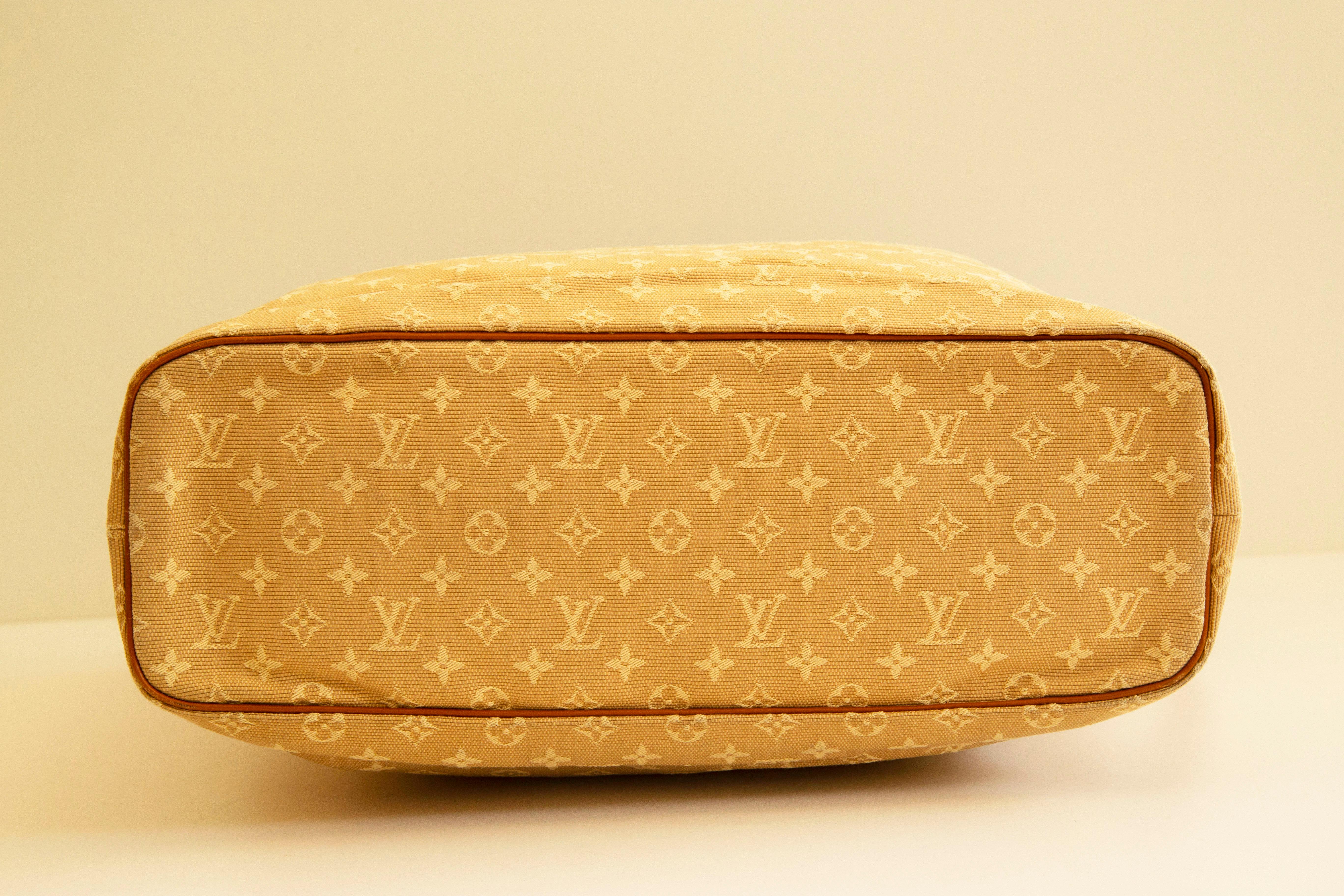 2000s Louis Vuitton Lucille Monogram Tote Shoulder Bag For Sale 4