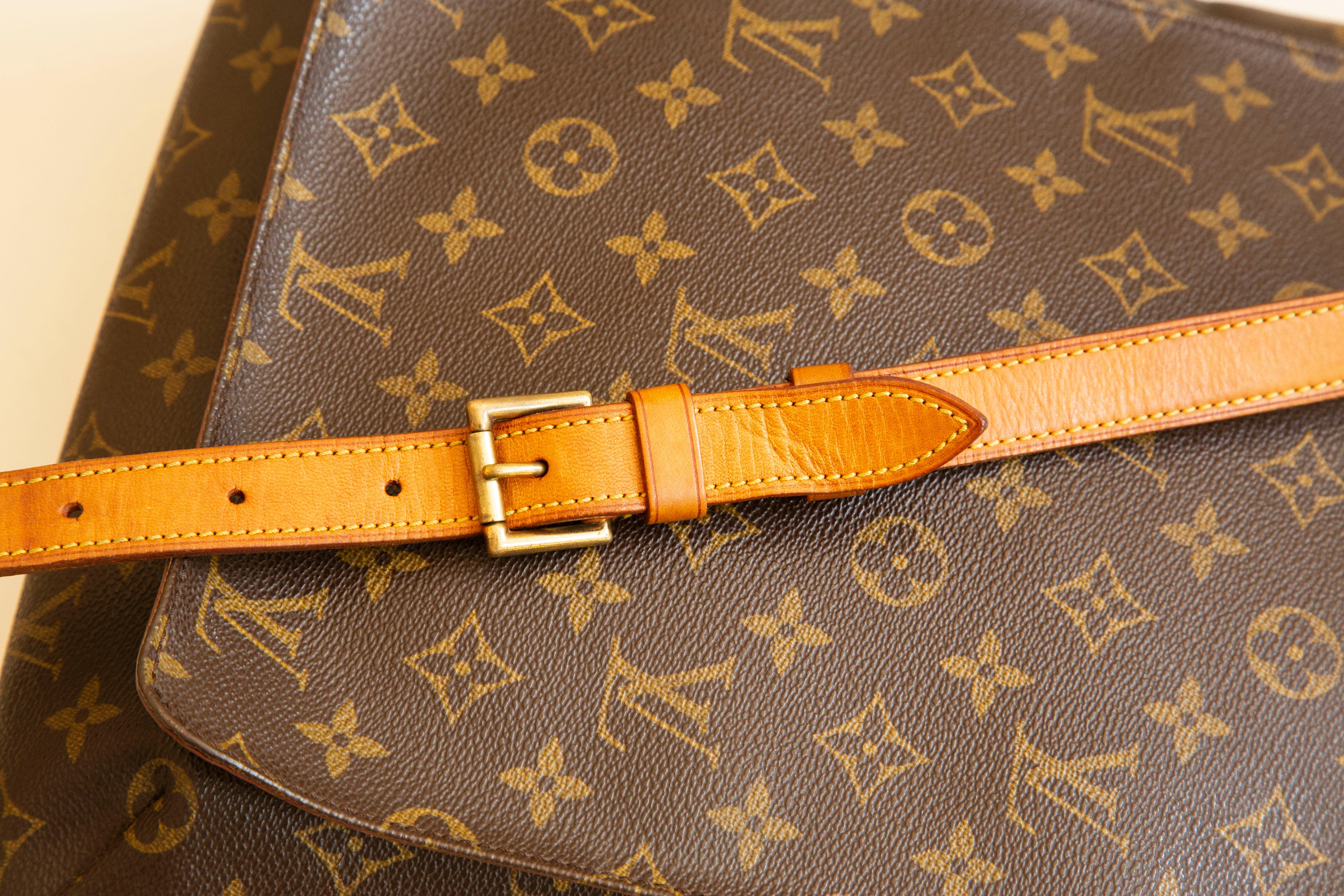 2000s Louis Vuitton Musette Monogram Shoulder/Cross Body Bag For Sale 5