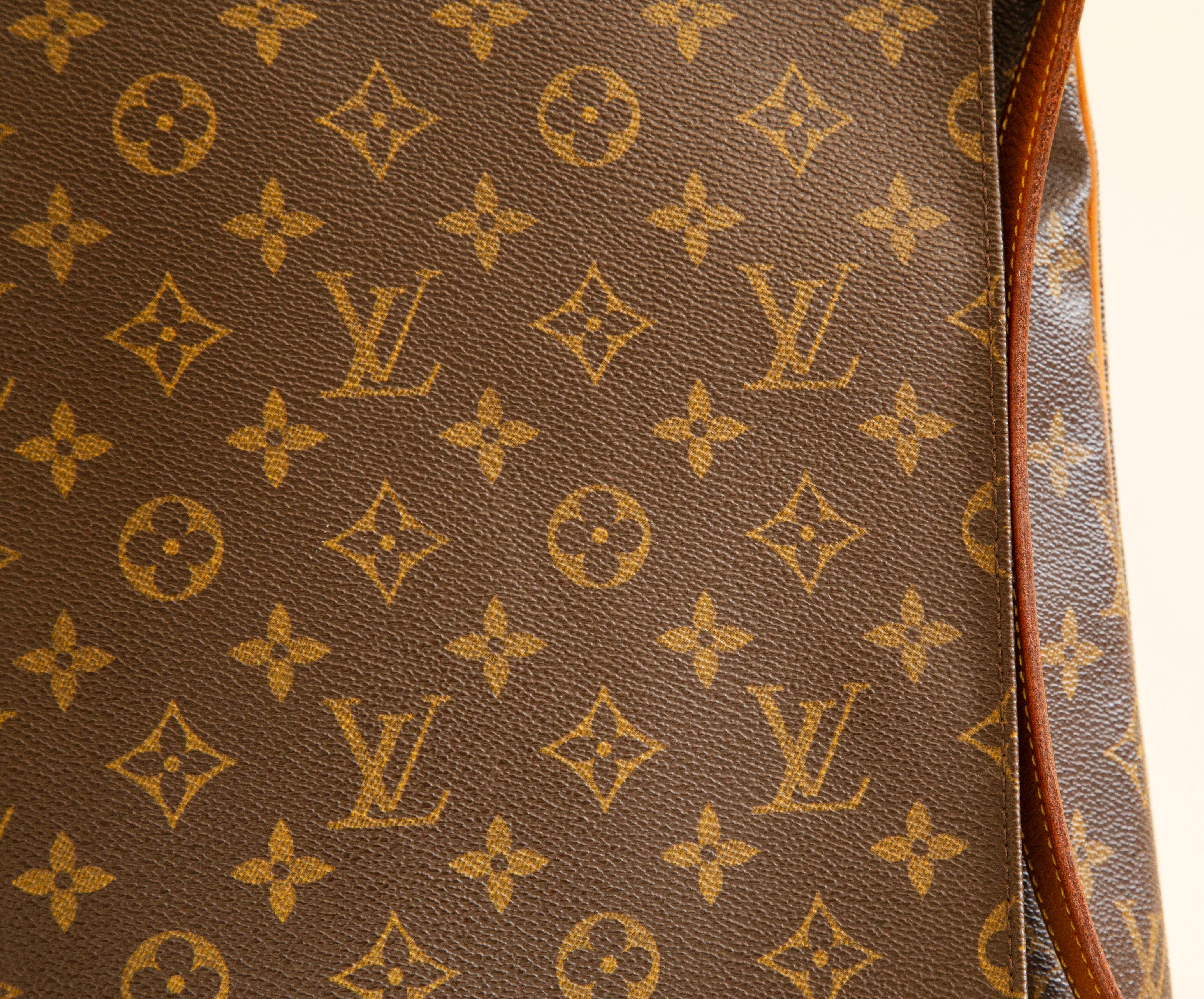 2000s Louis Vuitton Musette Monogram Shoulder/Cross Body Bag For Sale 10