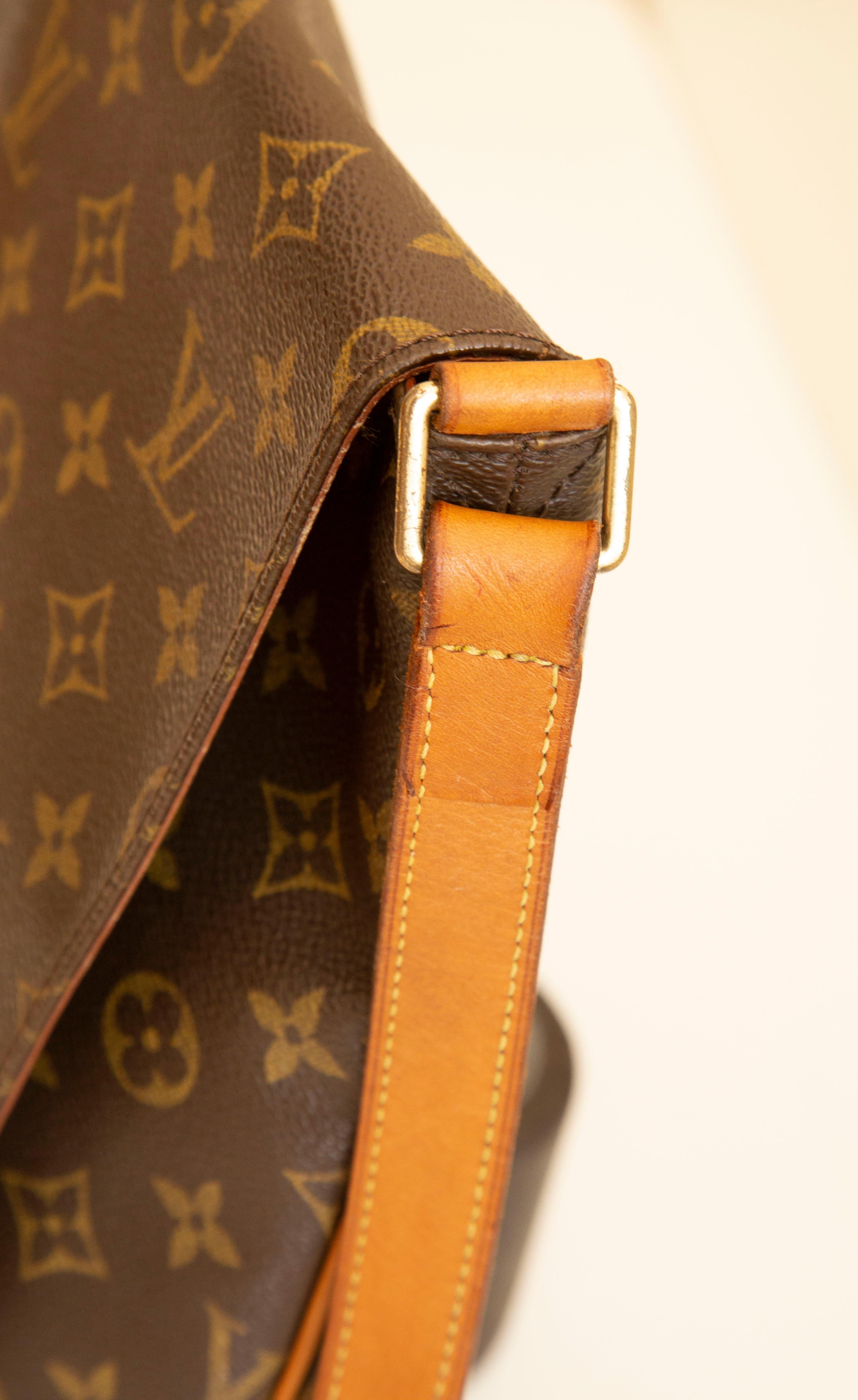 2000s Louis Vuitton Musette Monogram Shoulder/Cross Body Bag For Sale 12