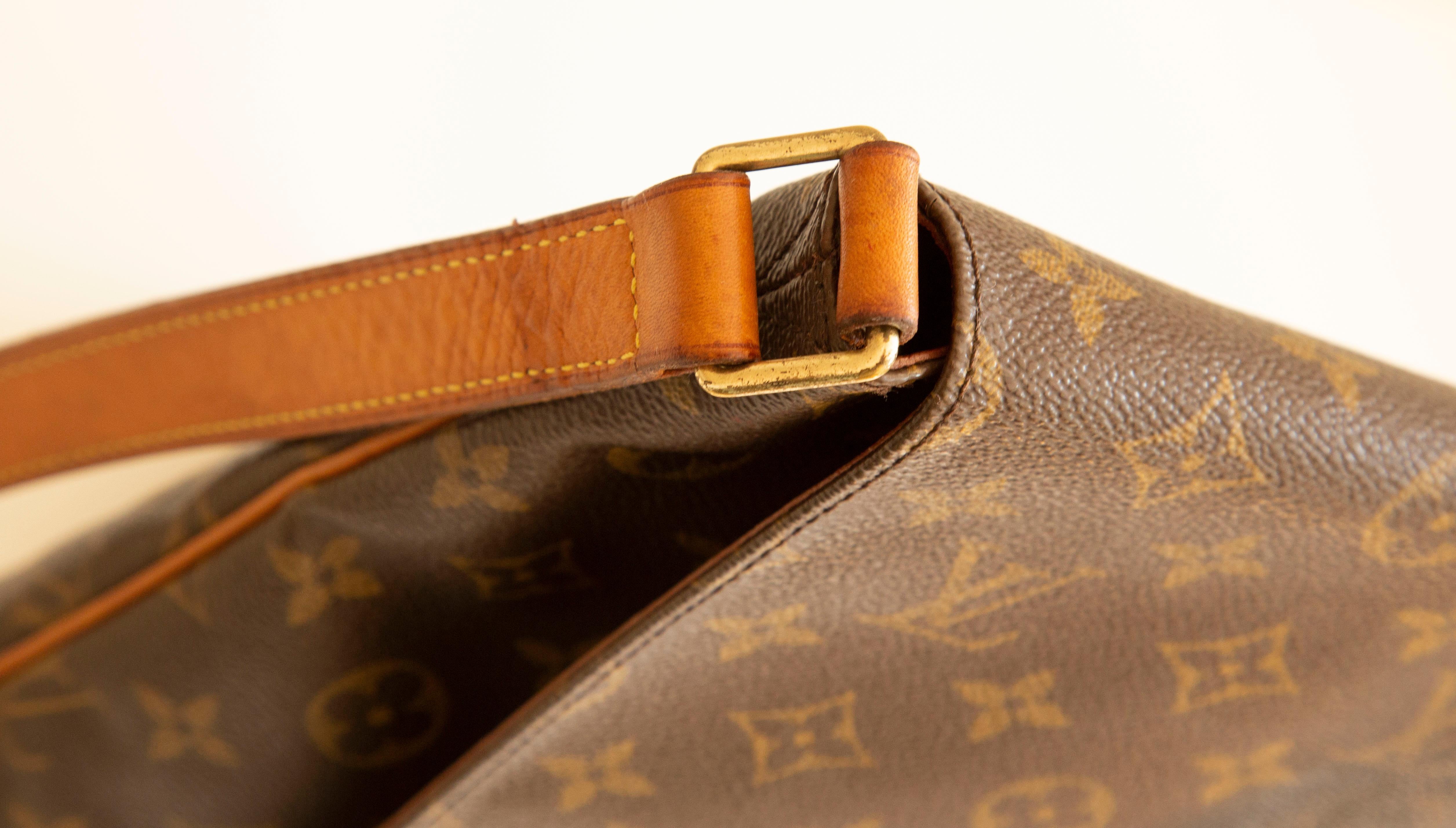 2000s Louis Vuitton Musette Monogram Shoulder/Cross Body Bag For Sale 14