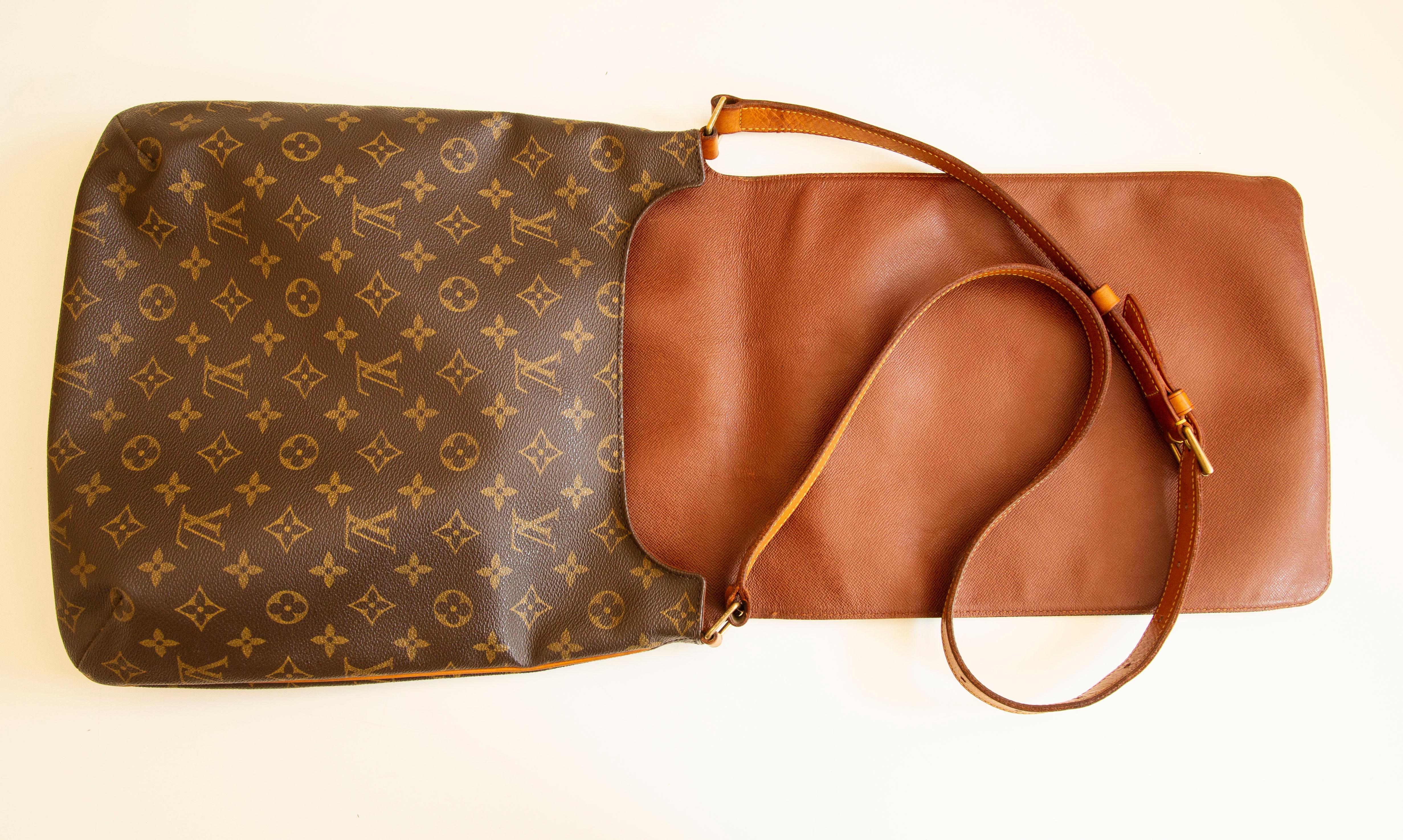 2000s Louis Vuitton Musette Monogram Shoulder/Cross Body Bag In Good Condition For Sale In Arnhem, NL