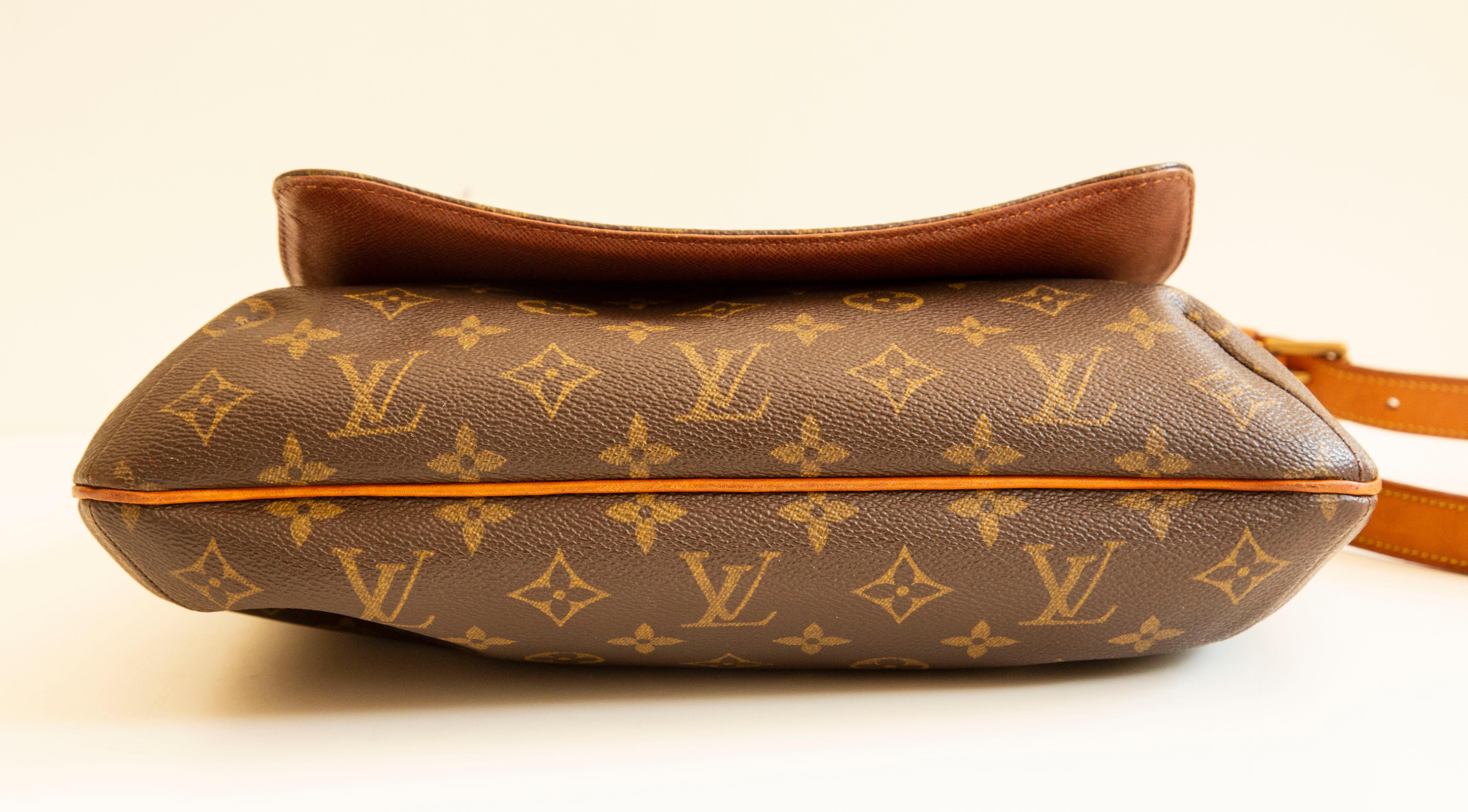 Women's or Men's 2000s Louis Vuitton Musette Monogram Shoulder/Cross Body Bag For Sale