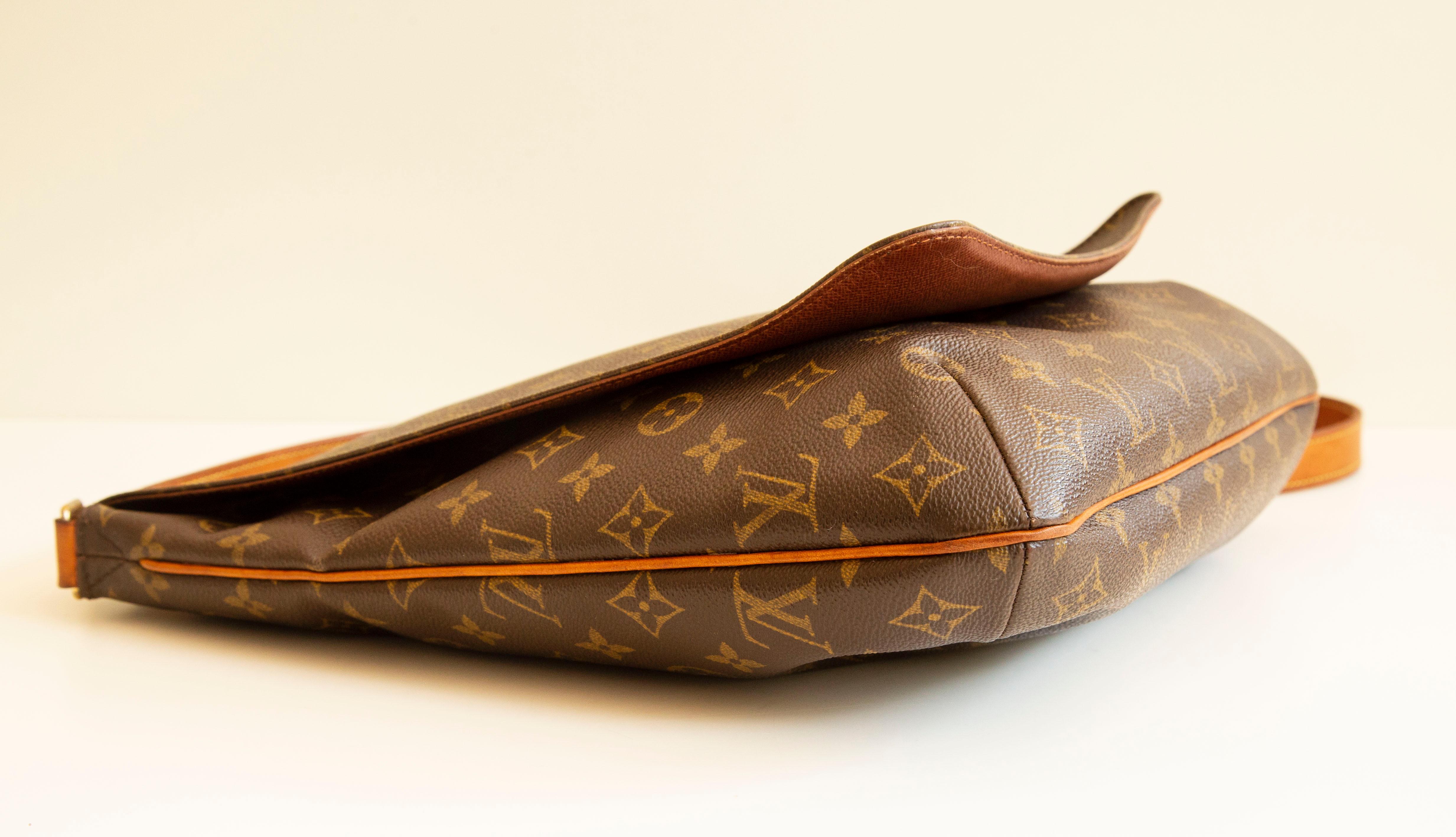 2000s Louis Vuitton Musette Monogram Shoulder/Cross Body Bag For Sale 3
