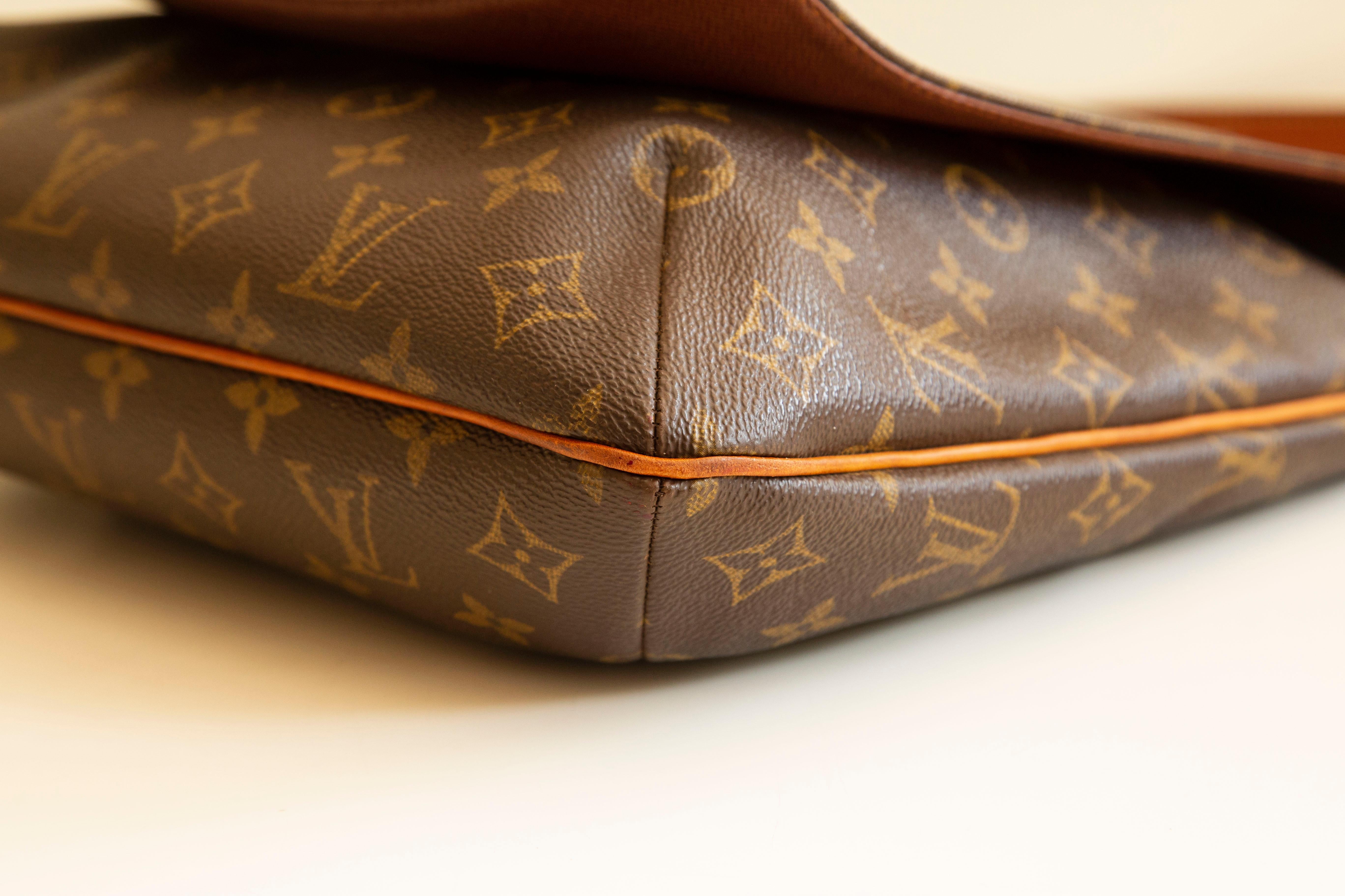 2000s Louis Vuitton Musette Monogram Shoulder/Cross Body Bag For Sale 4