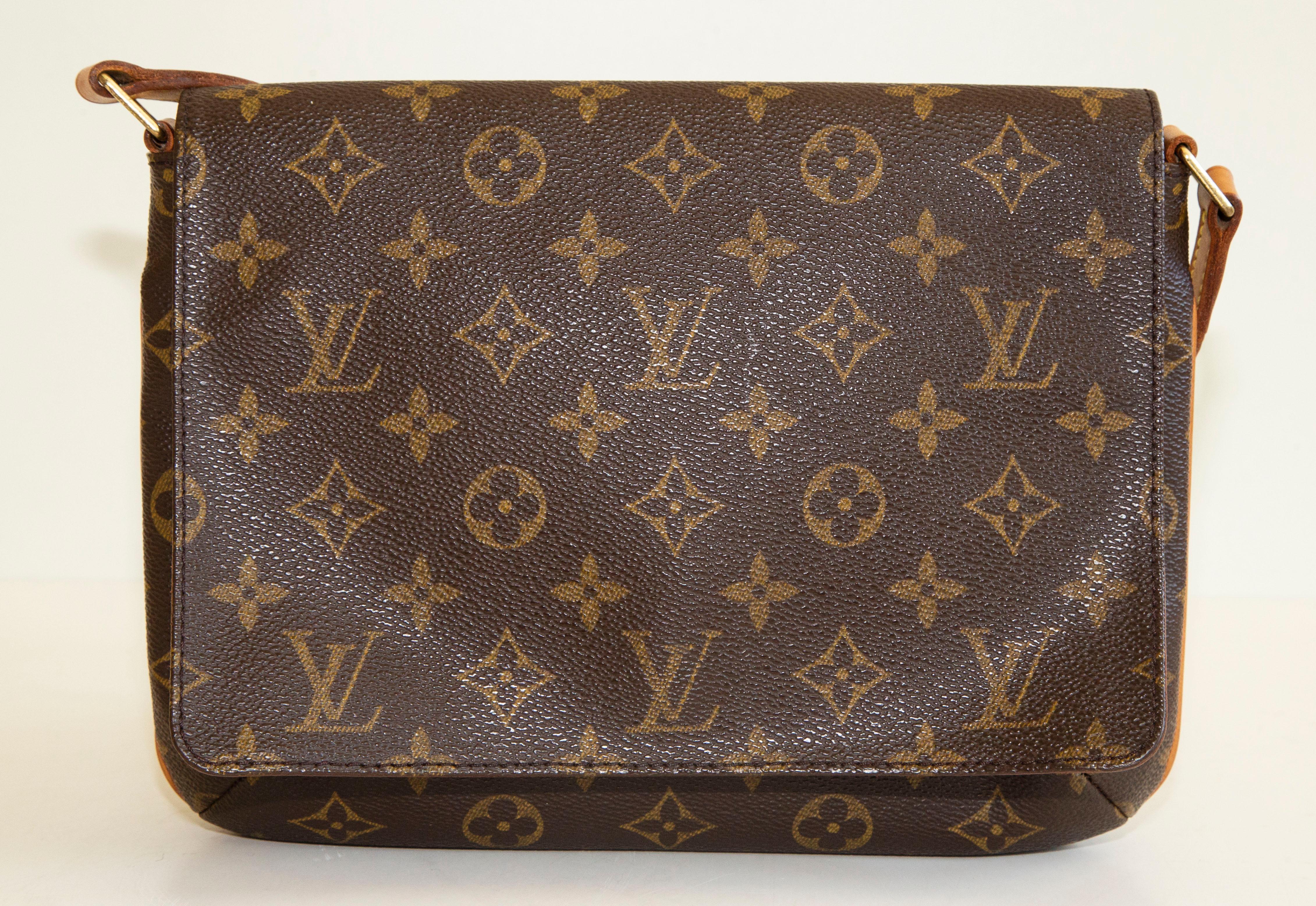 2000s Louis Vuitton Musette Tango Shoulder Bag For Sale 7